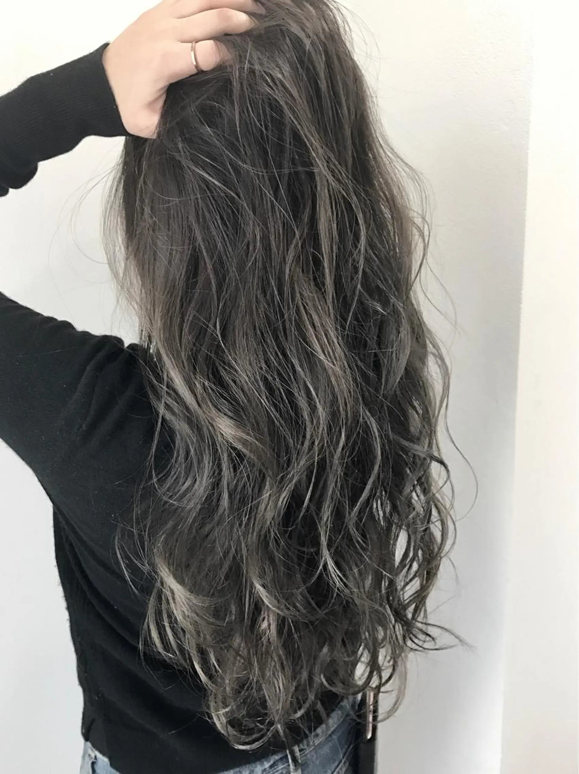 ロング カラー ヘアアレンジ アッシュ ブリーチ ダブルカラー グラデーションカラー ハイライトカラー addict所属・井坂 弘人のヘアスタイル
