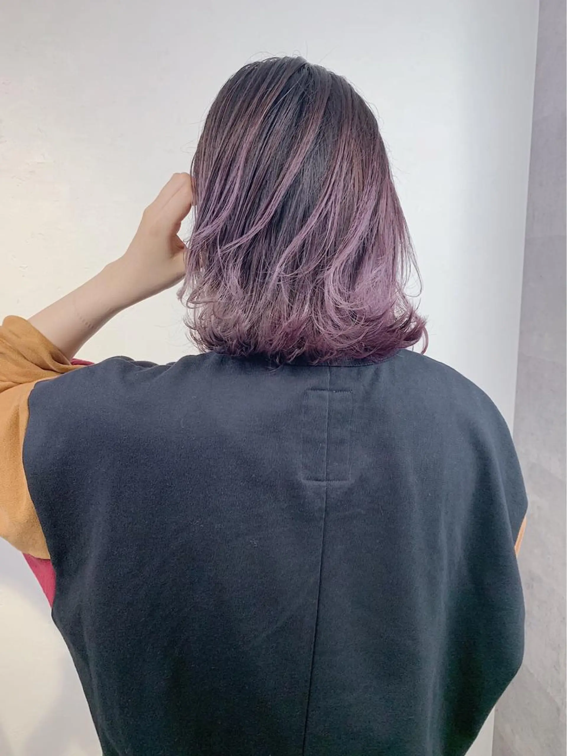 ショート カラー パーマ バレイヤージュ レイヤーカット _ WHITE三宮店のヘアスタイル