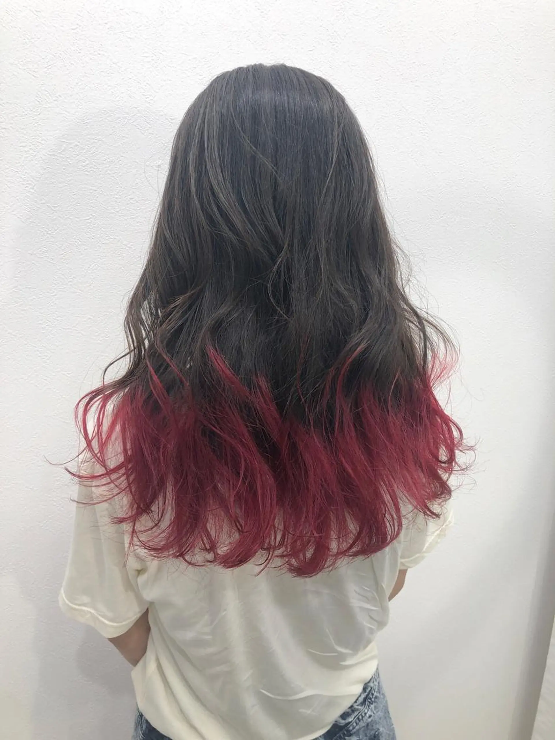 ロング カット ヘアカラー a .のヘアスタイル