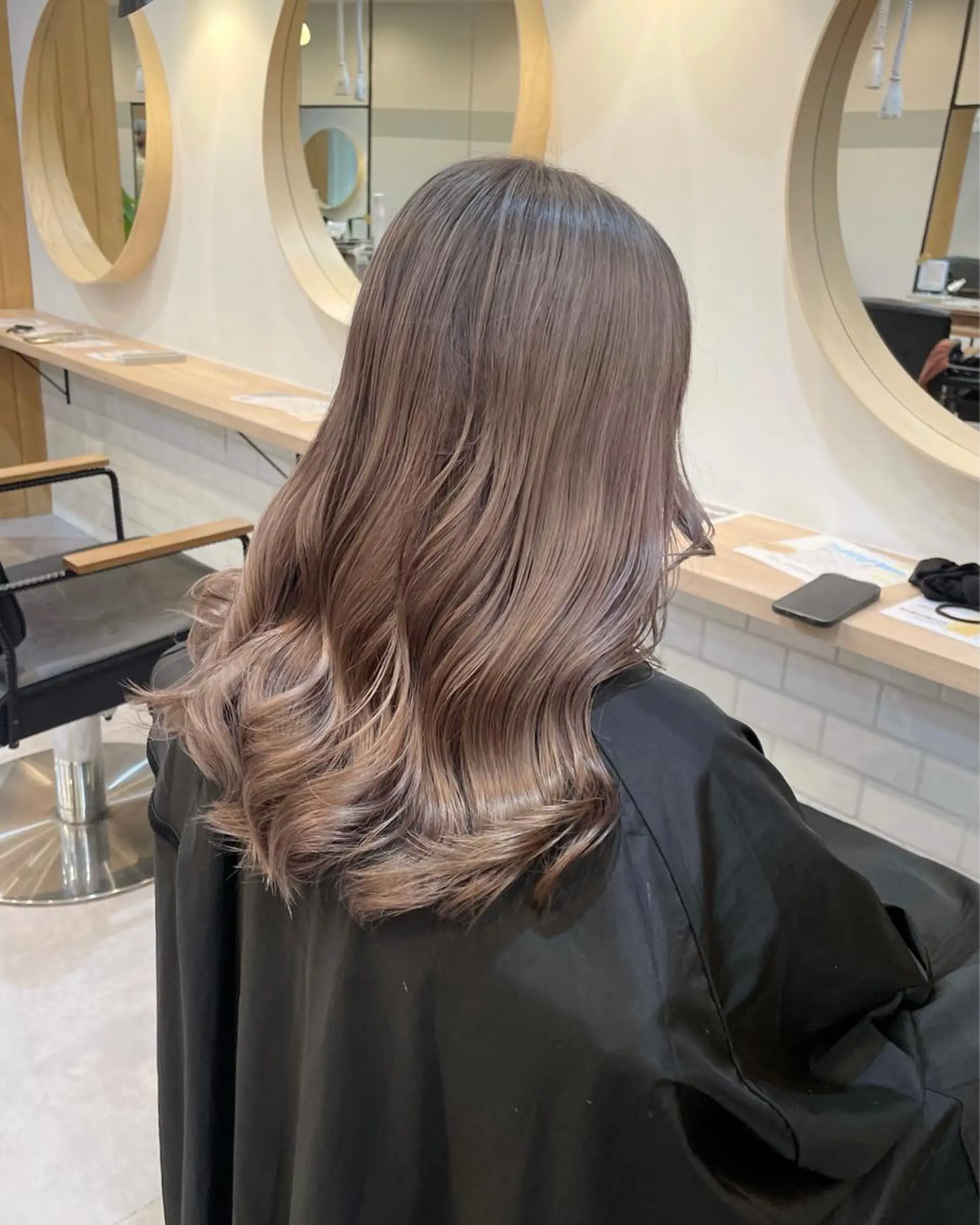セミロング カラー yohaku misakiのヘアスタイル