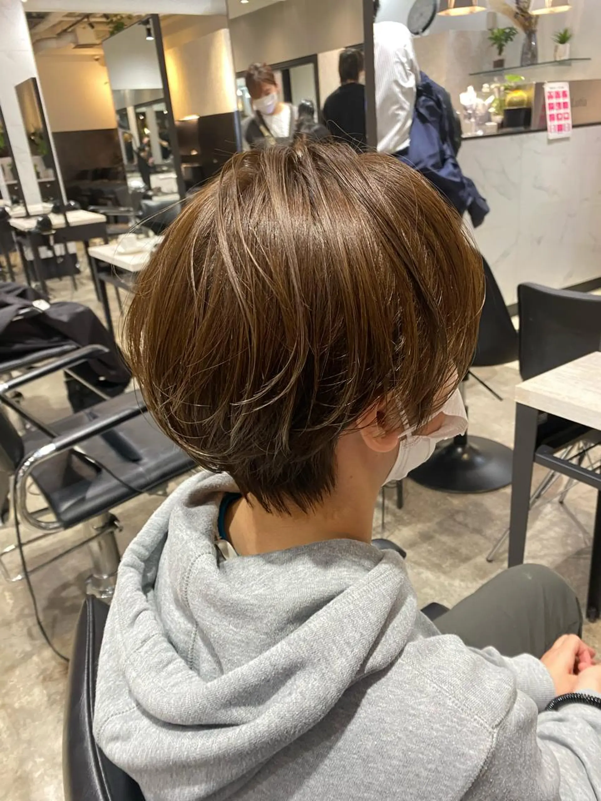 ショート カラー ブラウンカラー 透明感カラー モカブラウン ショートヘア 増子 祐太朗のヘアスタイル