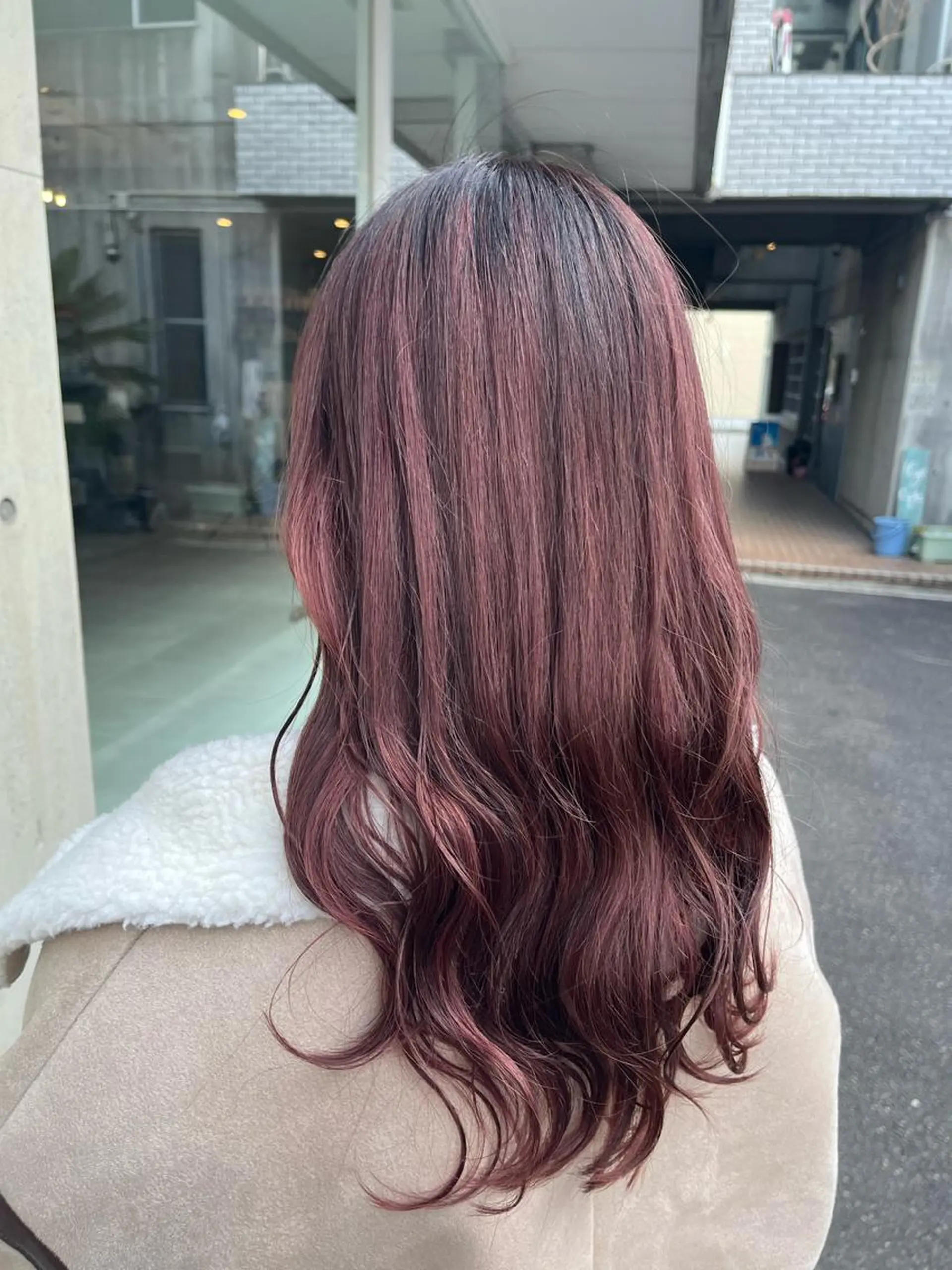 ロング カラー ブリーチ ピンクカラー 松尾 優依のヘアスタイル