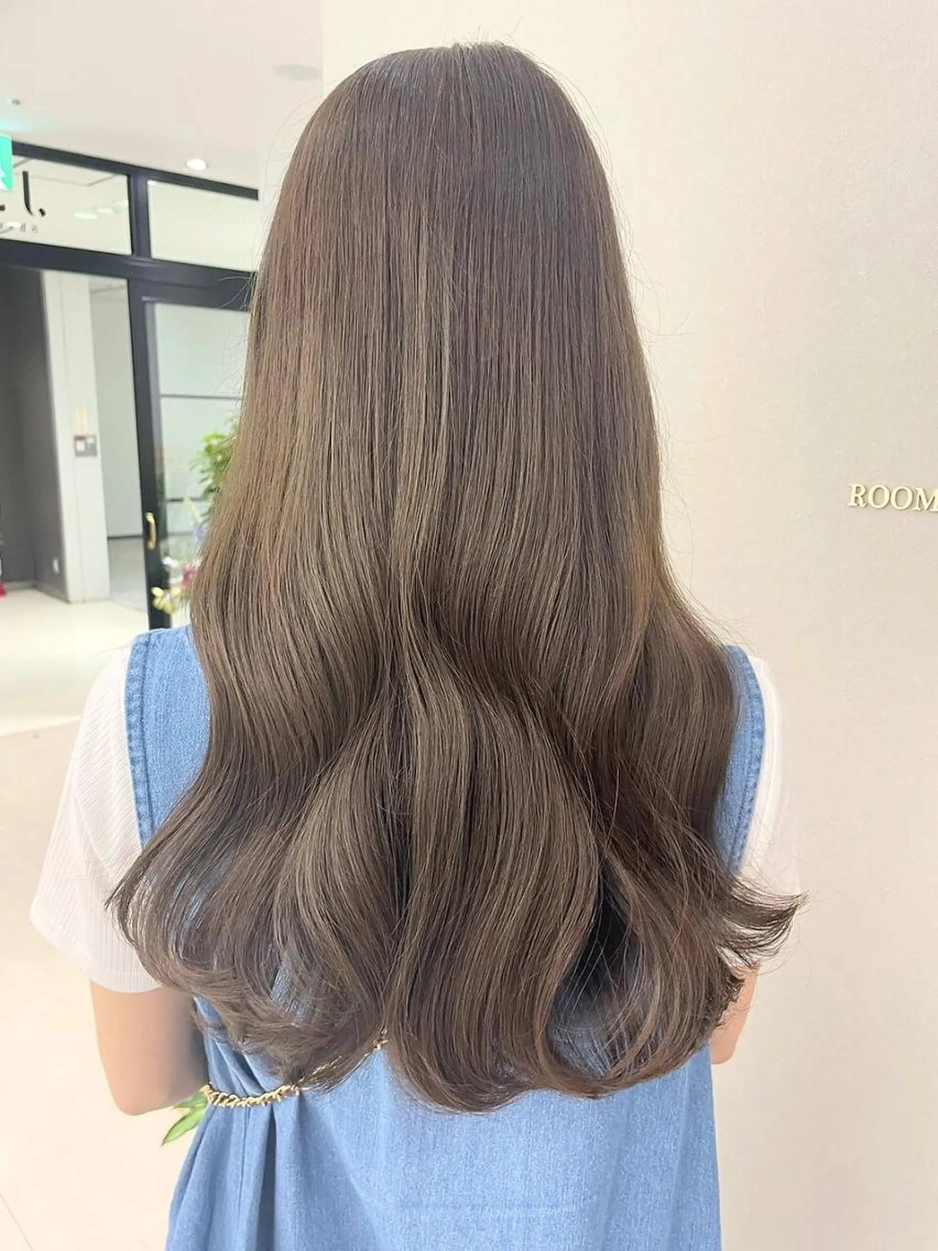 ロング ヘアアレンジ カラー バレイヤージュ ブリーチ ケアブリーチ デザインカラー ダブルカラー カット トリートメント ROW町田🌹 大人可愛い/艶髪改善のヘアスタイル