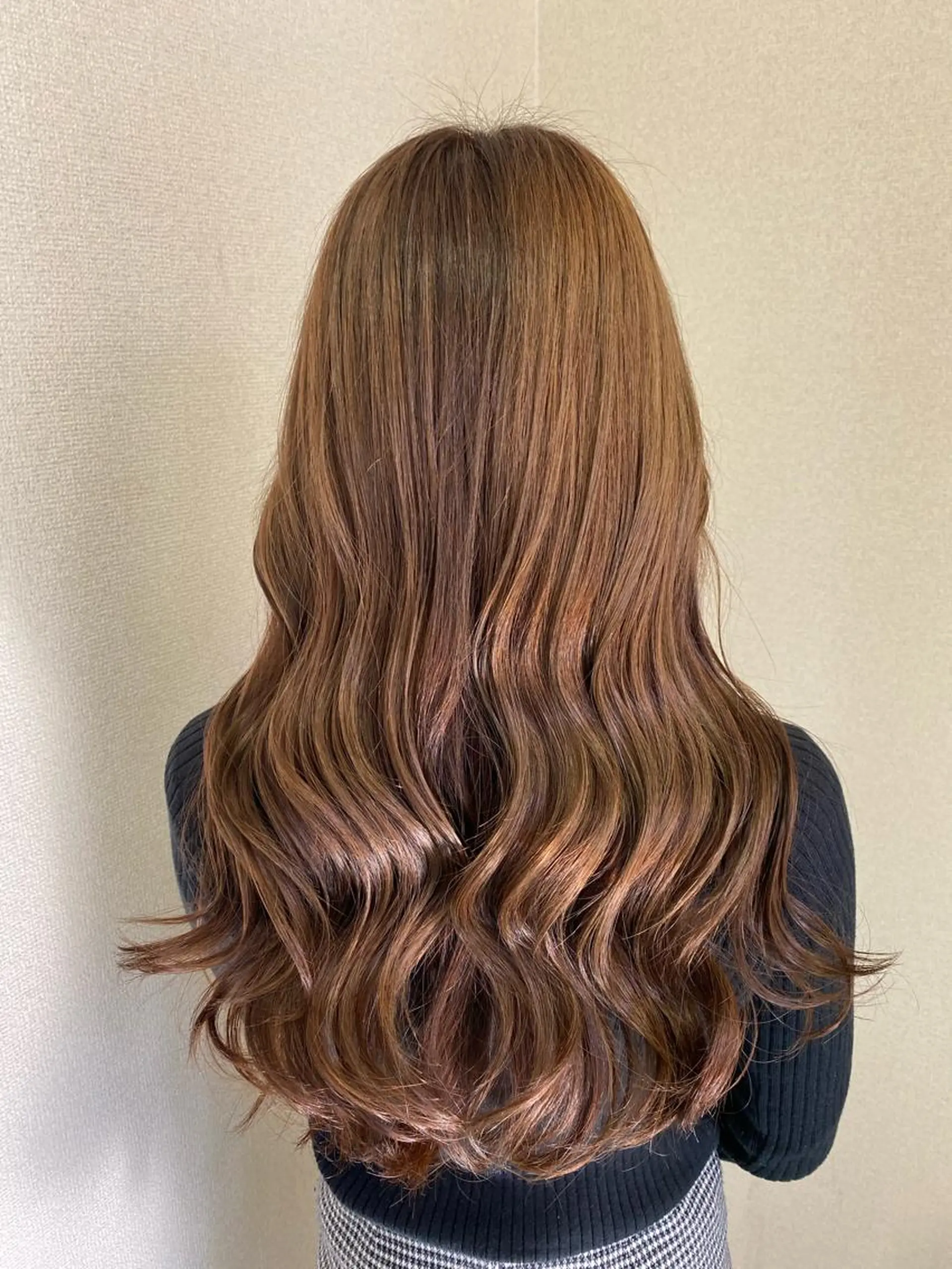 ロング カット ヘアカラー 原 朱莉のヘアスタイル