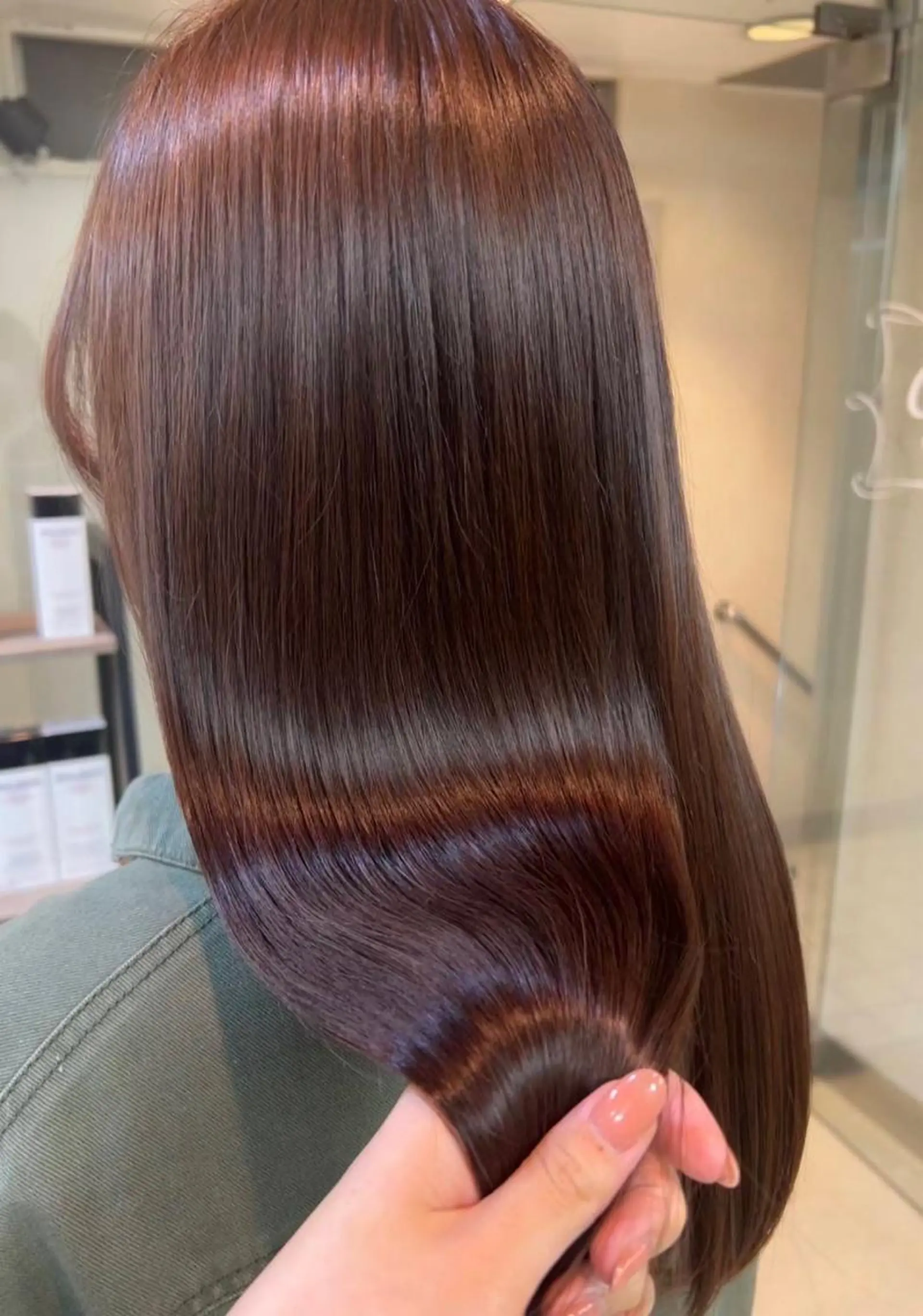 ロング トリートメント chic 渡辺 桃羽のヘアスタイル