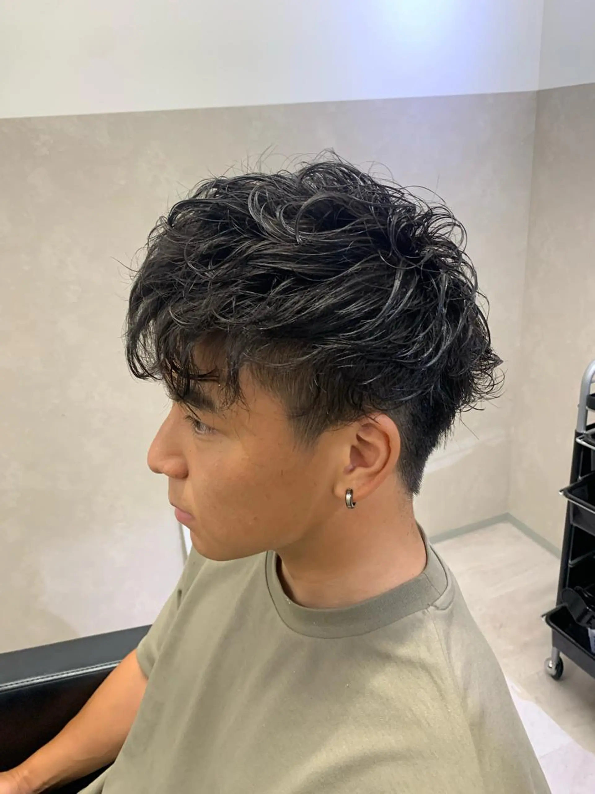 ミディアム カラー パーマ メンズ ミディアムパーマ メンズパーマ カット パーマ Libre×Reco所属・Libre 西野圭一のヘアスタイル