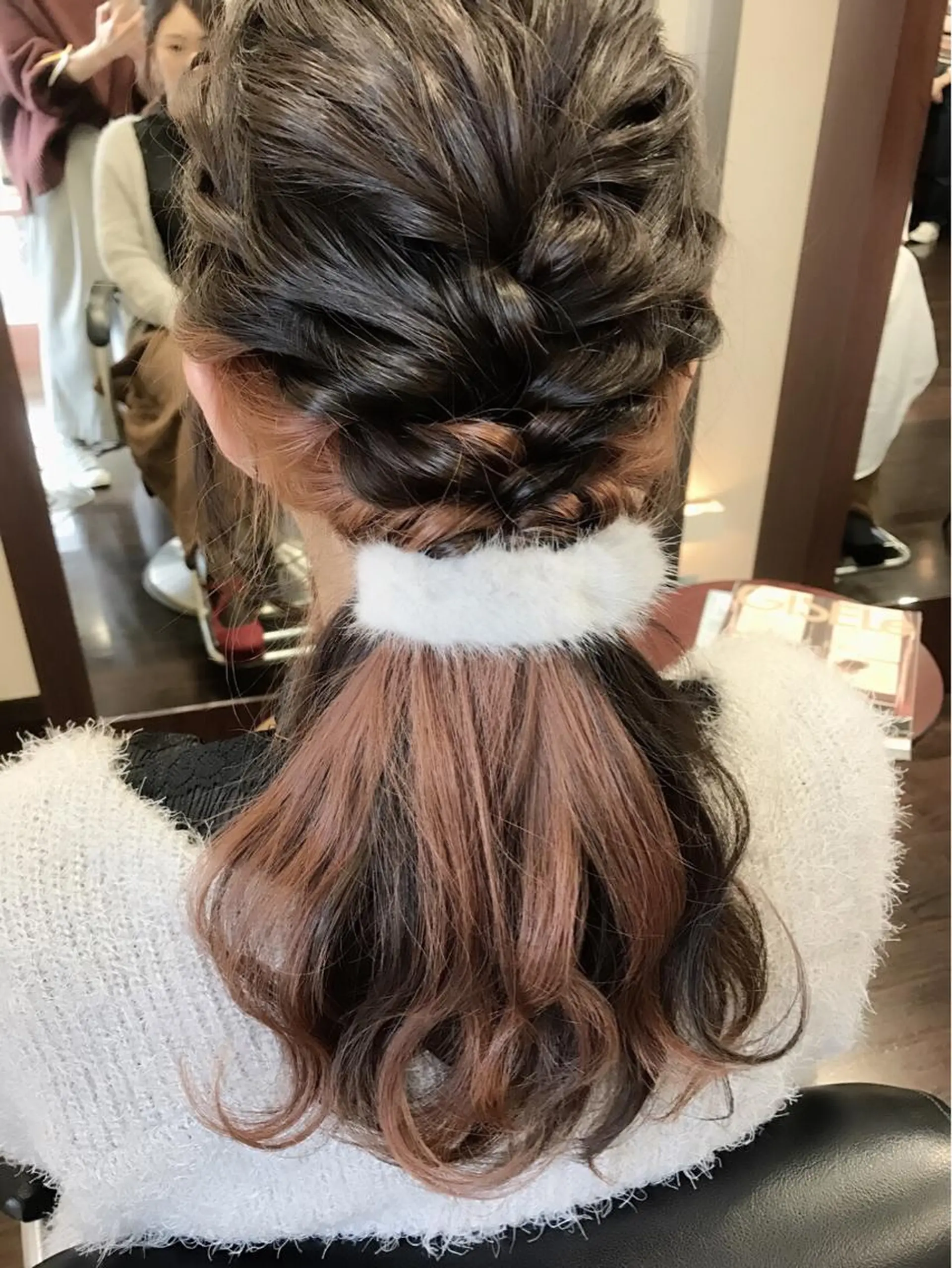 セミロング ヘアアレンジ 沢田 瞳のヘアスタイル