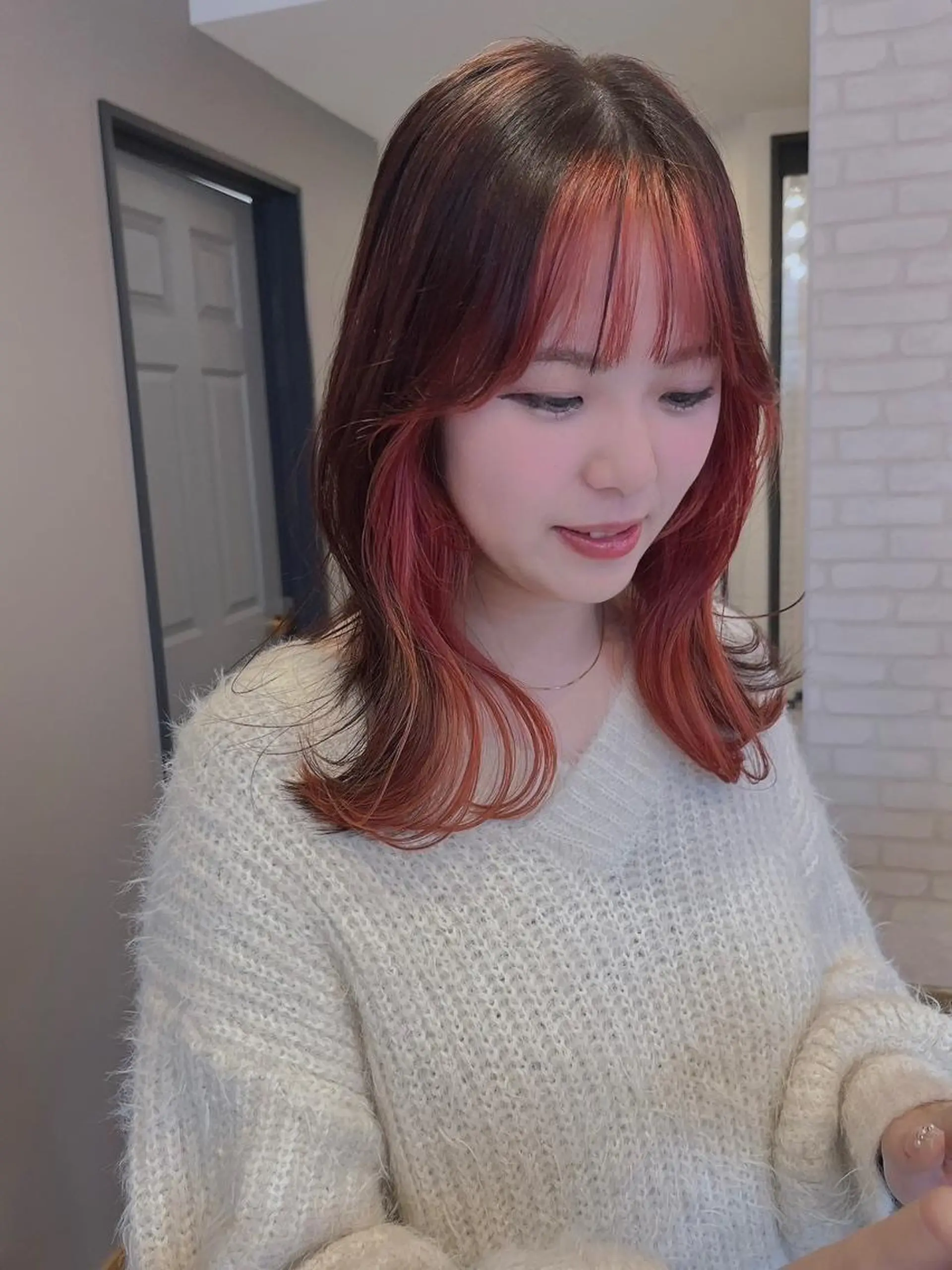 セミロング カット ヘアカラー 緒方 つばさのヘアスタイル