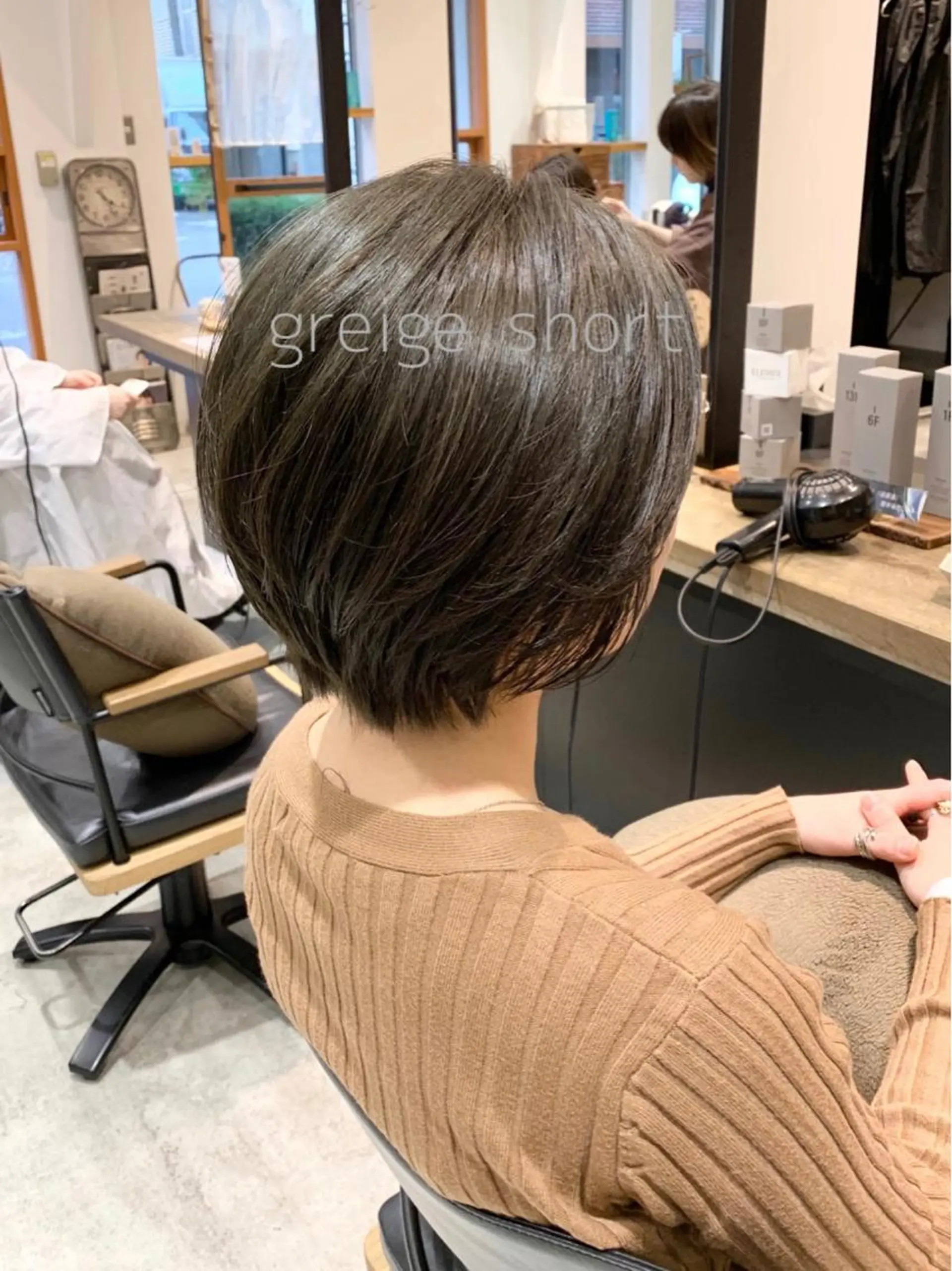 ショート カラー ヘアアレンジ グレージュ ショートヘア カット ヘアカラー SALOWIN川崎所属・似合わせレイヤー♡ 美髪縮毛矯正♡ミナエのヘアスタイル