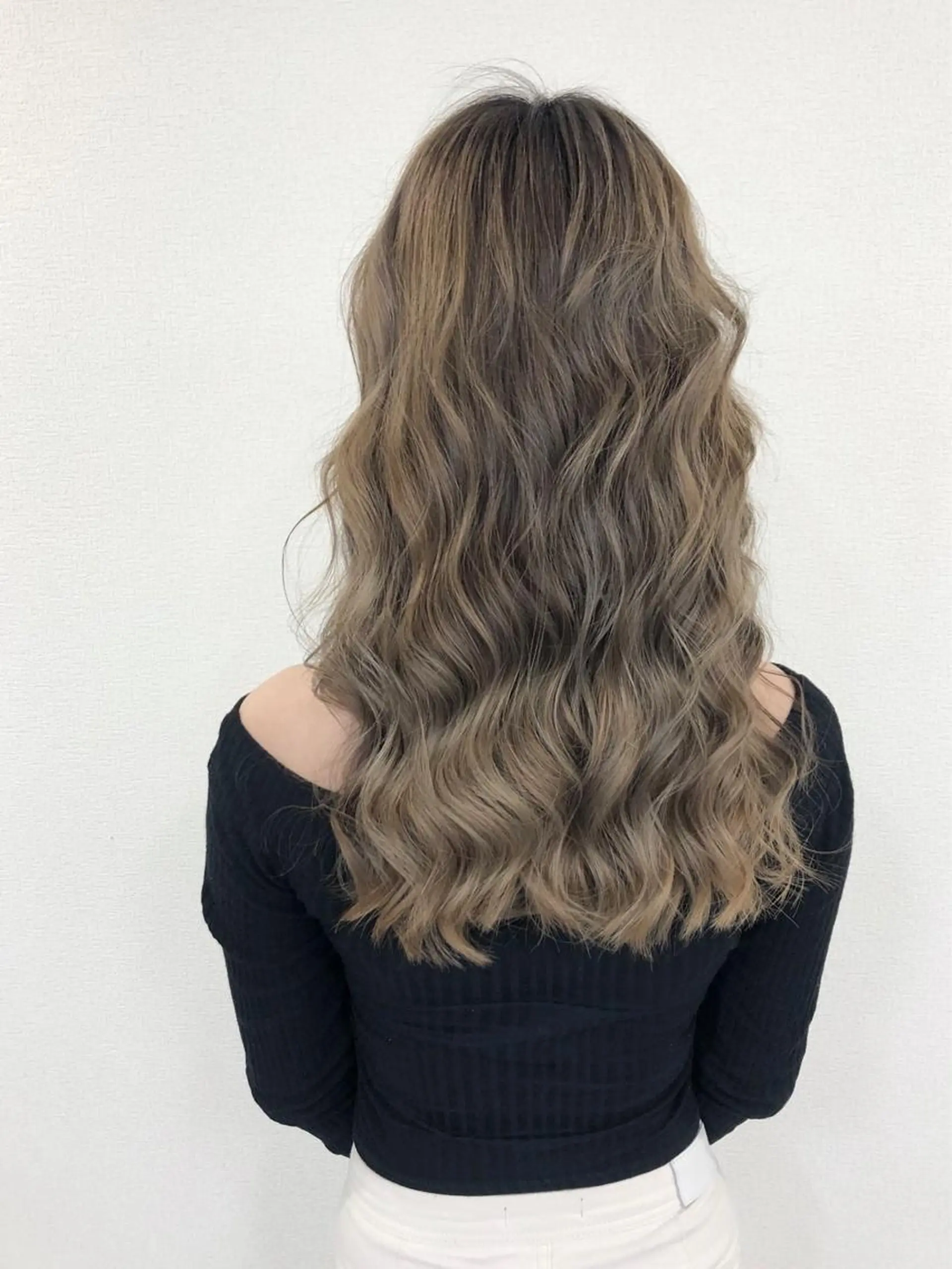 ロング カラー ヘアカラー Hanna by W_SALONのヘアスタイル