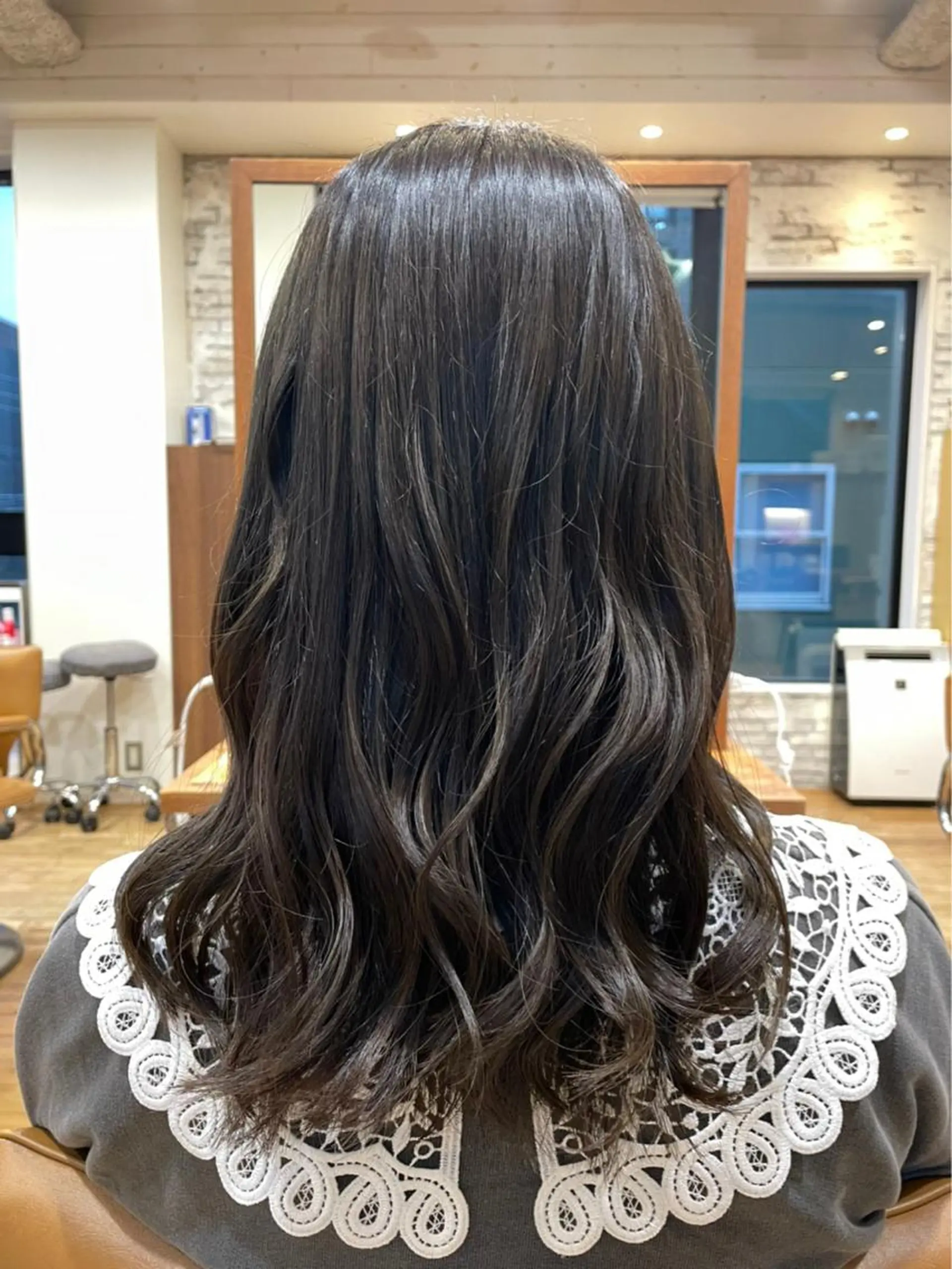 ミディアム 山本　恵 (やまもと  けい)のヘアスタイル