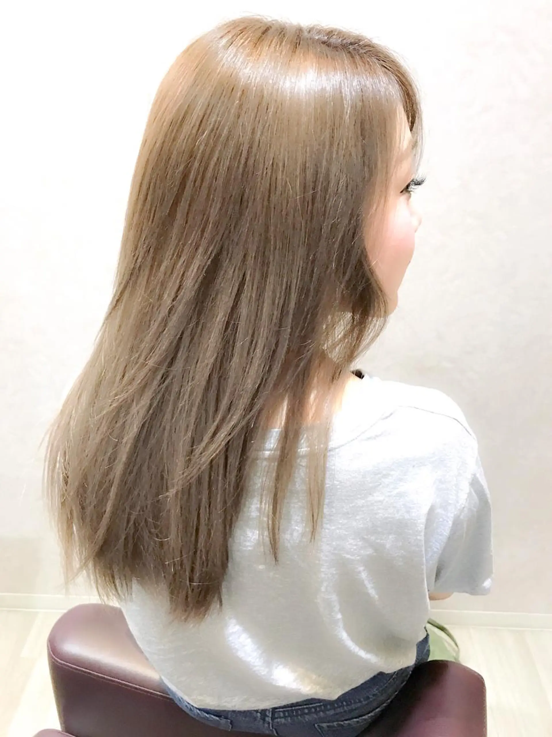 セミロング カット ヘアカラー トリートメント 20代半ば上質なへア ケア 髪質改善 大西のヘアスタイル