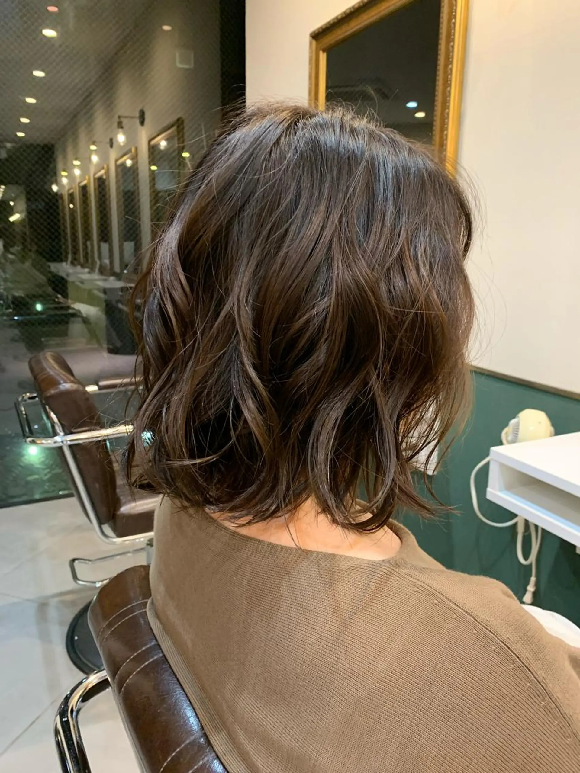 ミディアム 大木 華のヘアスタイル