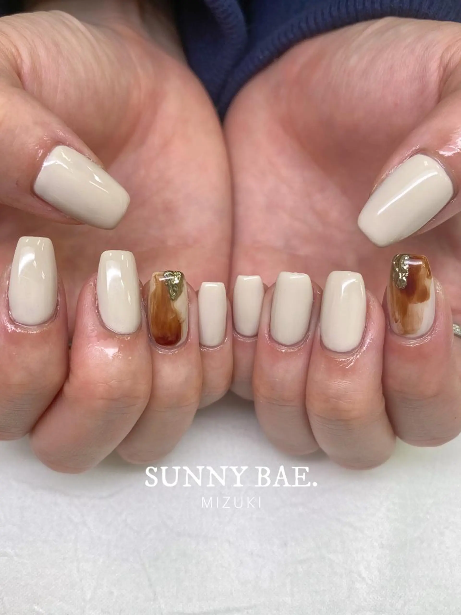 ネイル べっ甲ネイル ミラーネイル ニュアンスネイル ワンカラーネイル 冬ネイル SUNNY BAE. 🌼MIZUKIのネイルデザイン