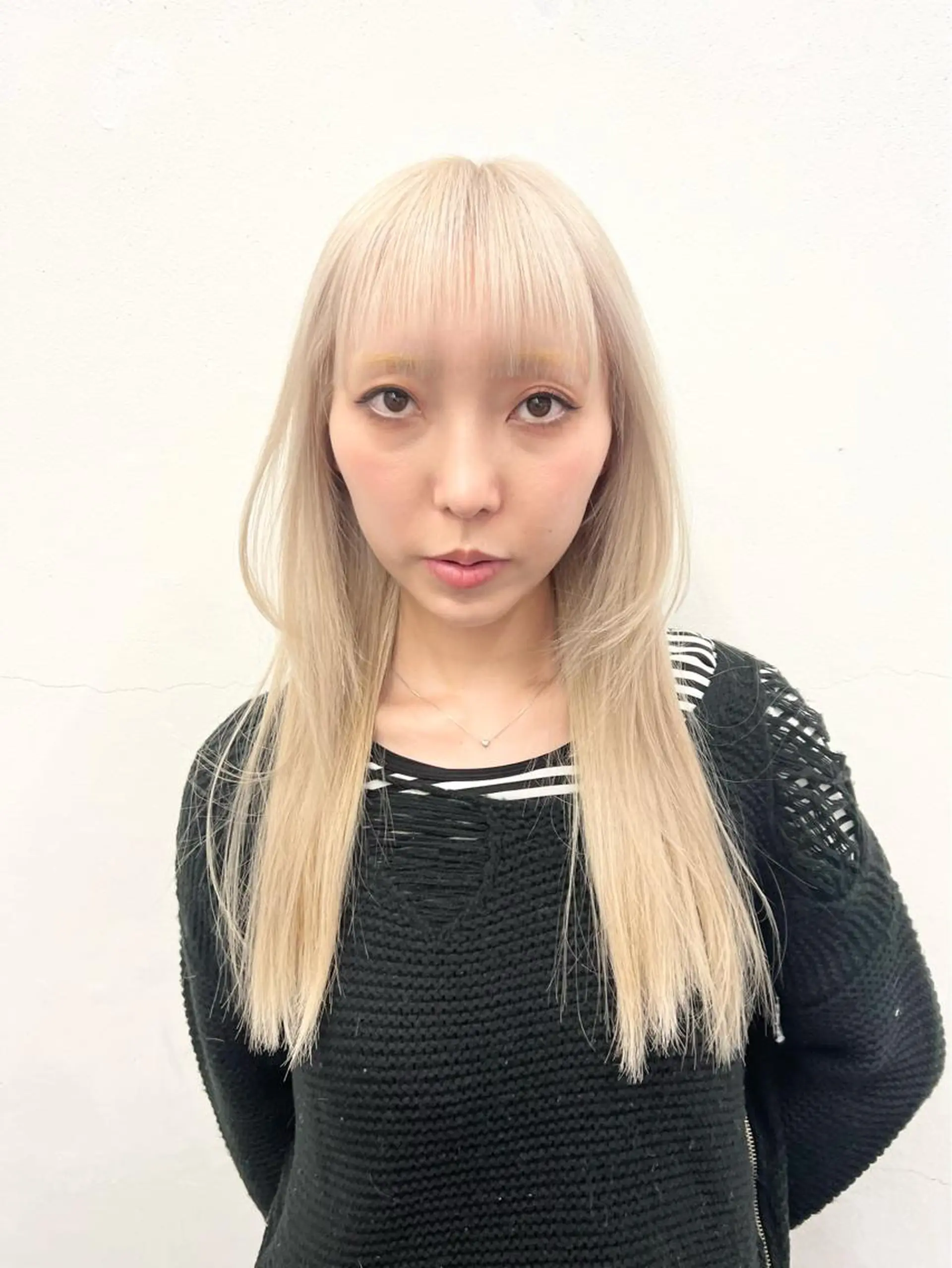 セミロング カラー ヘアアレンジ ベージュカラー ブリーチ ブロンド ハイトーンカラー ヘアカラー トリートメント HARU//原宿🤍 リピート率NO.1のヘアスタイル