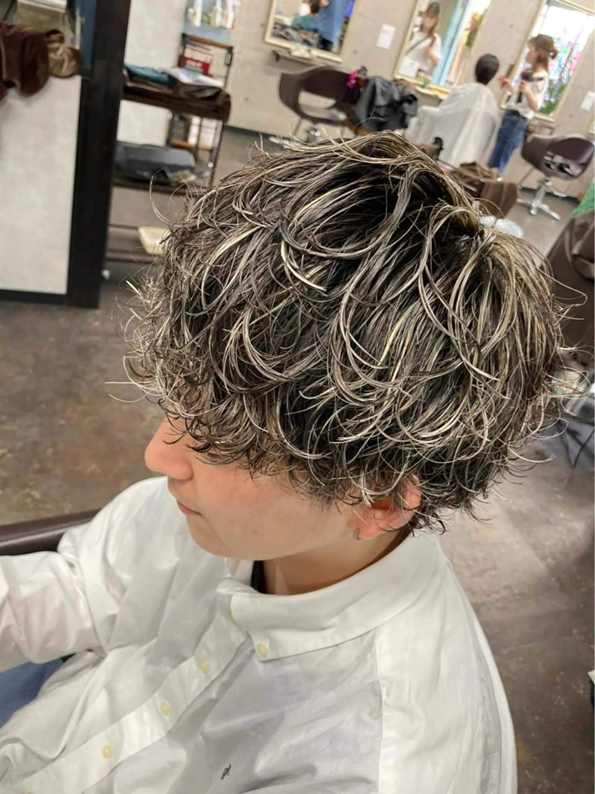 メンズ メンズハイライト メンズメッシュ カット ヘアカラー モテ髪🌈細矢 森平のヘアスタイル