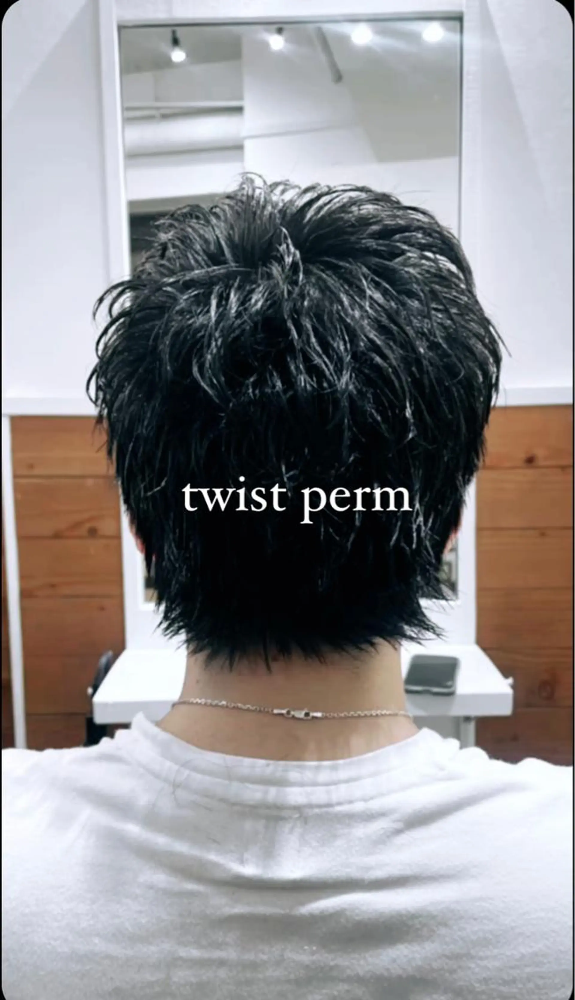 パーマ メンズ メンズパーマ スパイキーショート RIN／韓国ヘア レイヤーカットのヘアスタイル
