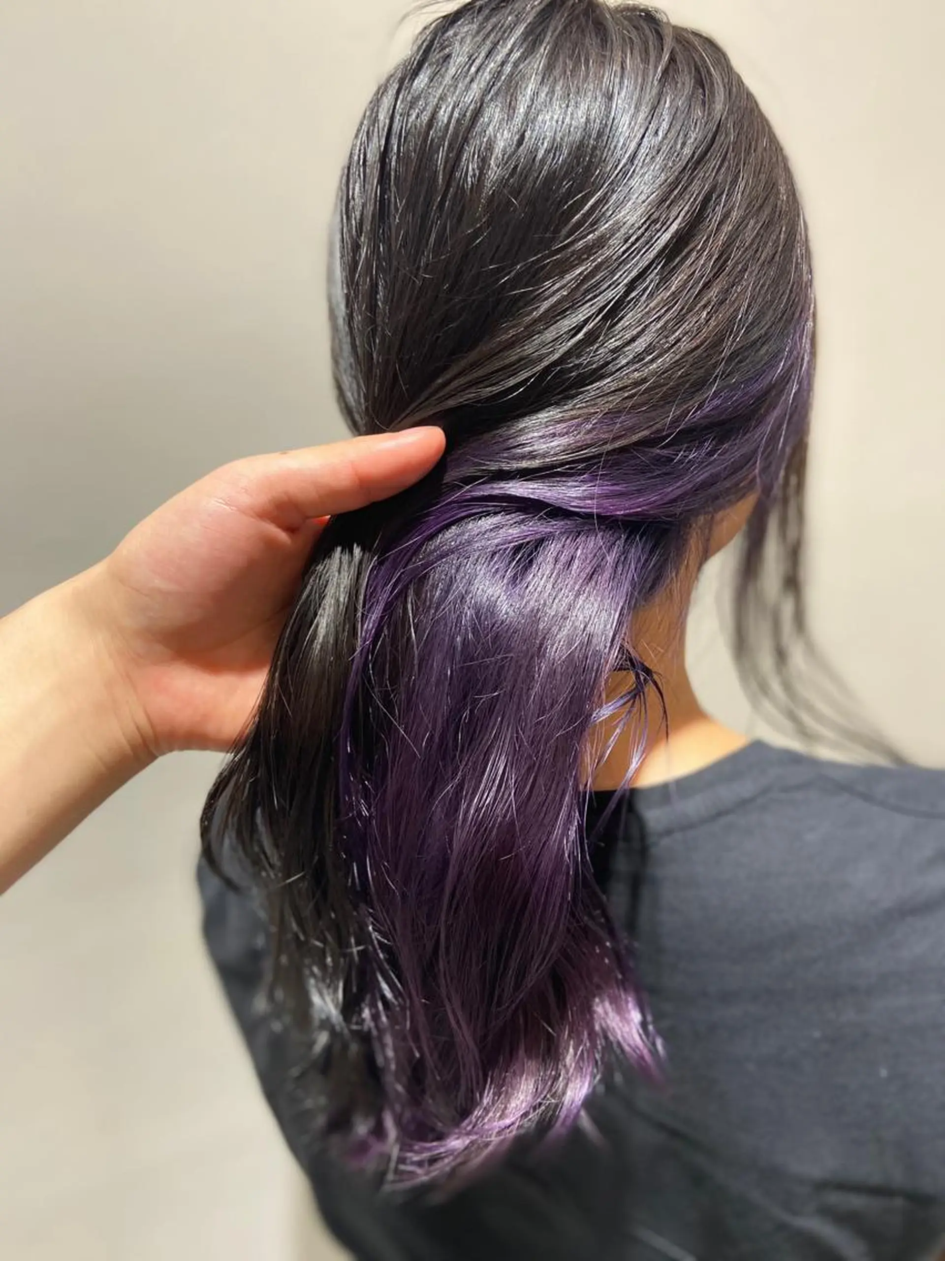 ロング カラー インナーカラー パープルカラー カット ヘアカラー トリートメント amie   水戸所属・レイヤー💧艶髪 💧Syotaのヘアスタイル