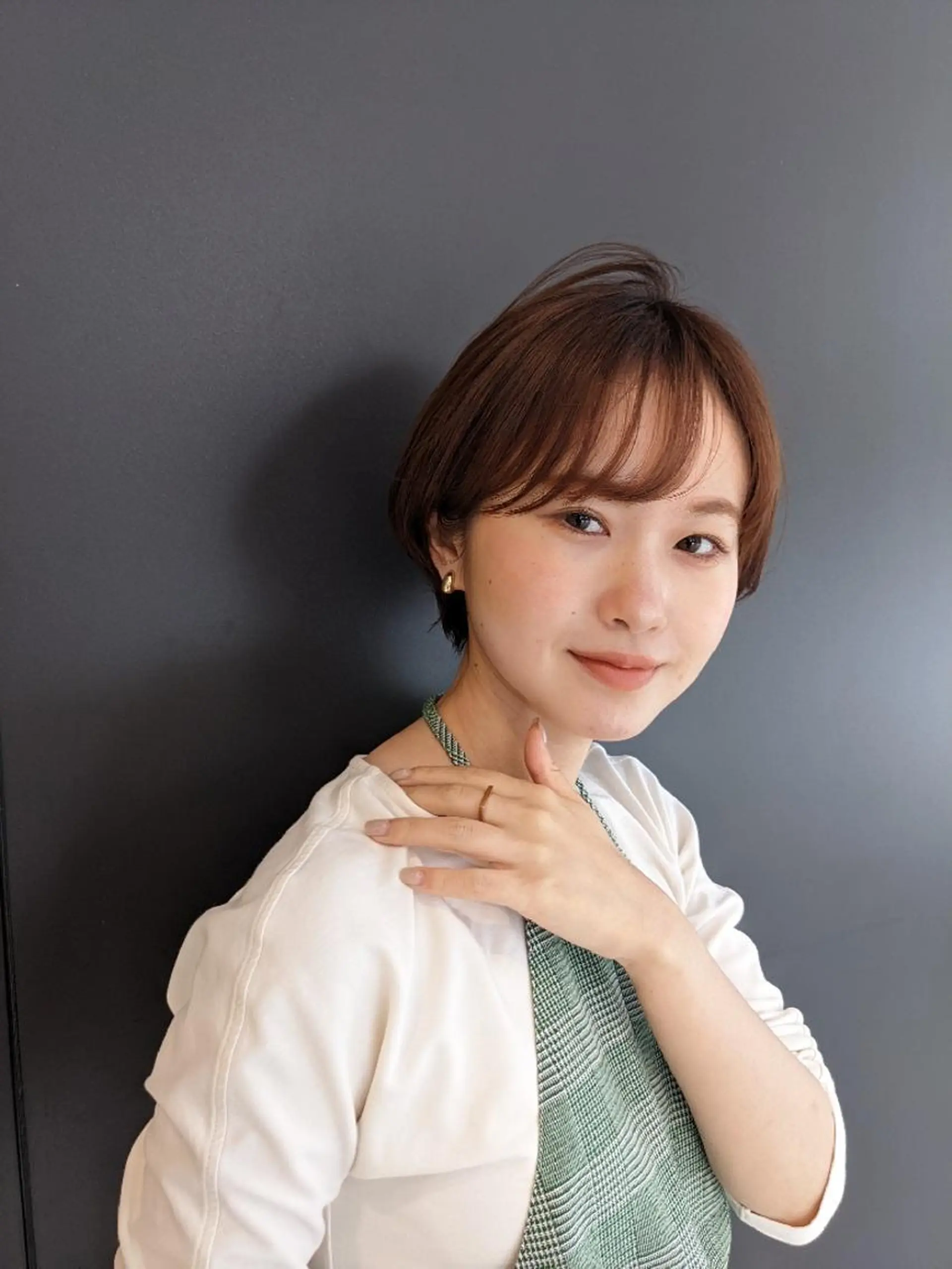 ショート お団子ヘア ミストバング ボブ ハイライト 姫カット カット ヘアカラー 松本 湧貴のヘアスタイル