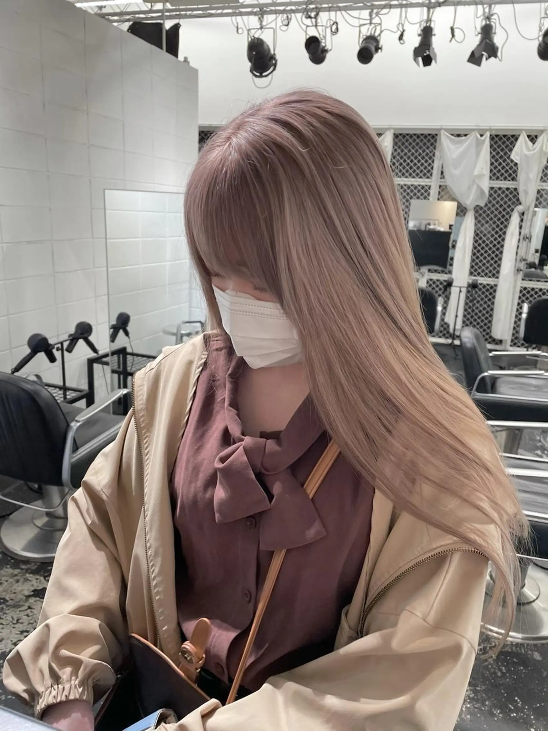 ロング カラー ヘアアレンジ ベージュカラー ブリーチ ミルクティーベージュ カット ヘアカラー トリートメント 艶ハイトーン/ヘア アレンジAYAKAのヘアスタイル