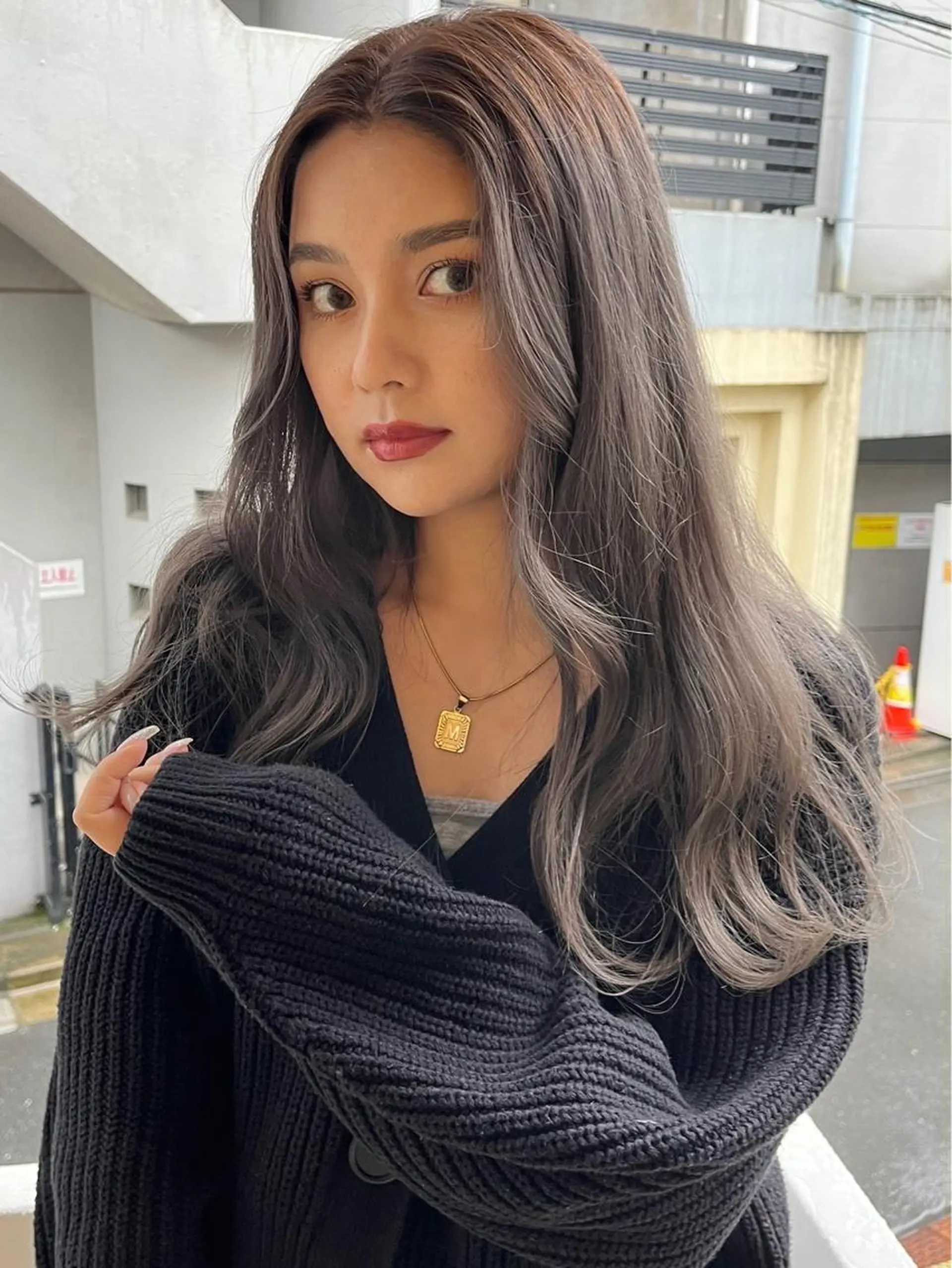 ロング カラー ヘアカラー エクステ ハイトーン 💭黒崎ハルカのヘアスタイル