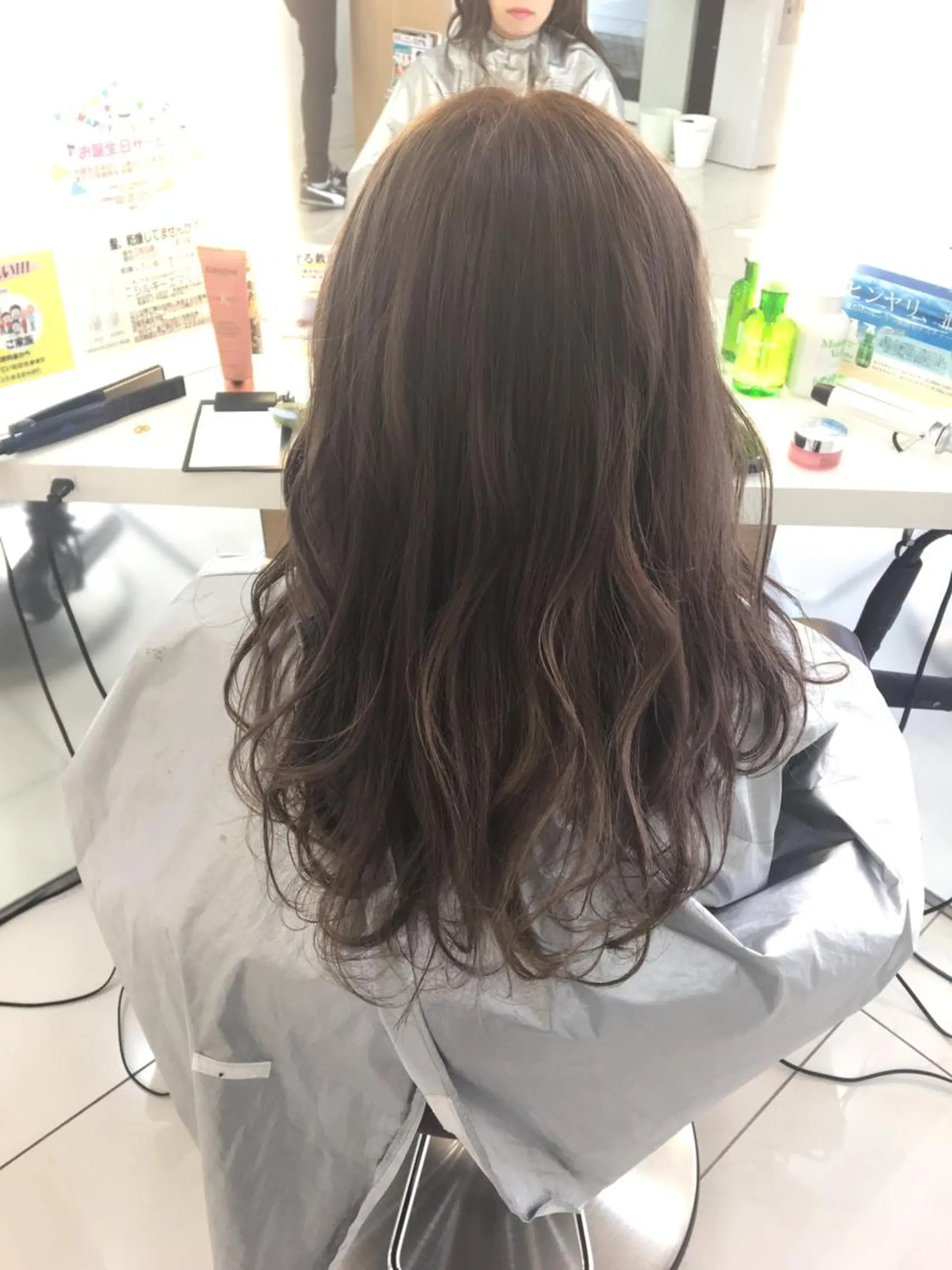 ロング アッシュ ヘアケア・頭皮ケア デザインカラー/中田のヘアスタイル