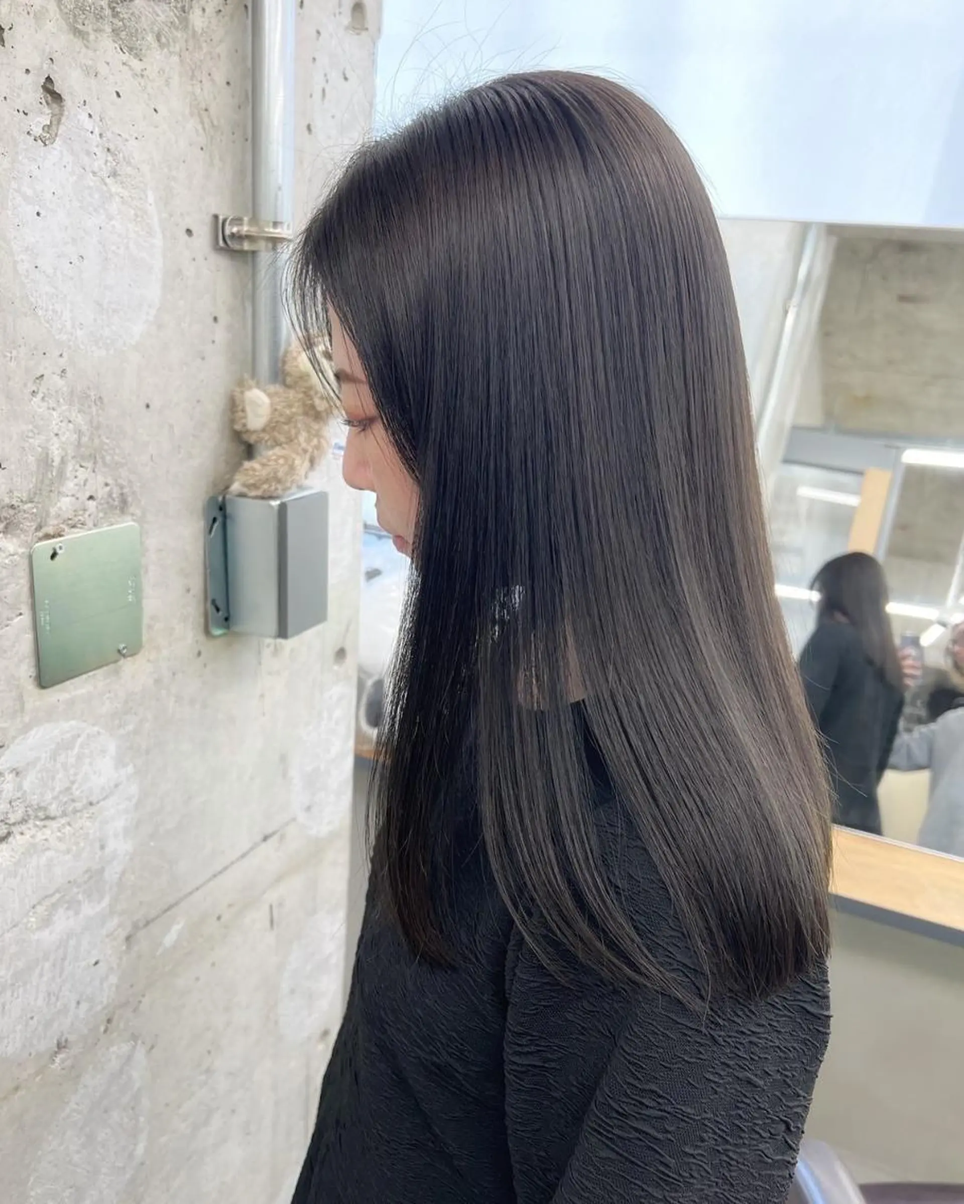 セミロング カラー パーマ ヘアアレンジ セミロングパーマ アディクシーカラー ベージュカラー ケアカラー 透明感カラー カット ヘアカラー トリートメント ヘアケア特化型サロン newi 京橋のヘアスタイル