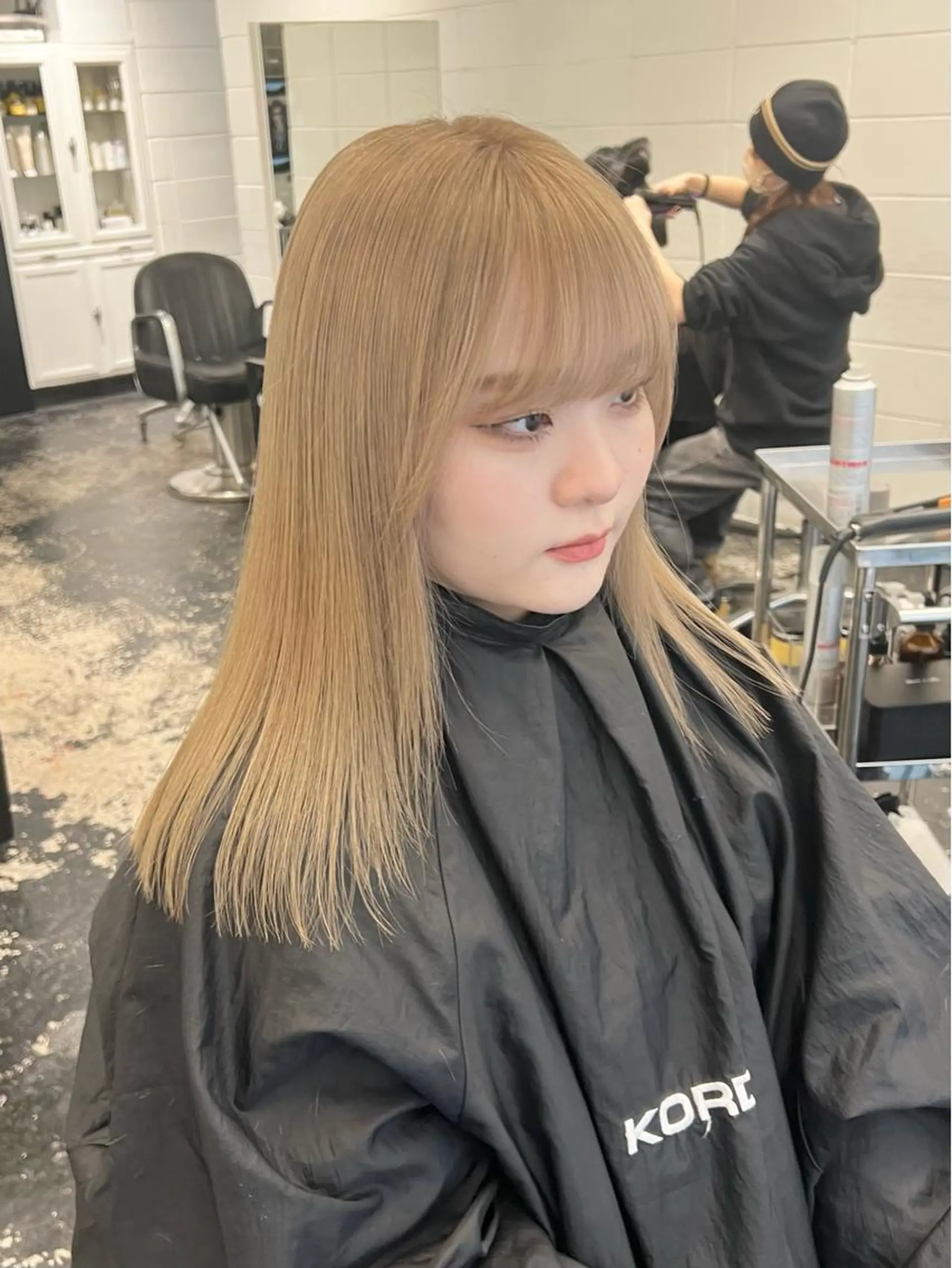 セミロング カラー ヘアアレンジ ベージュカラー ブリーチ ブロンド ケアブリーチ ダブルカラー カット ヘアカラー トリートメント HARU//原宿🤍 リピート率NO.1のヘアスタイル