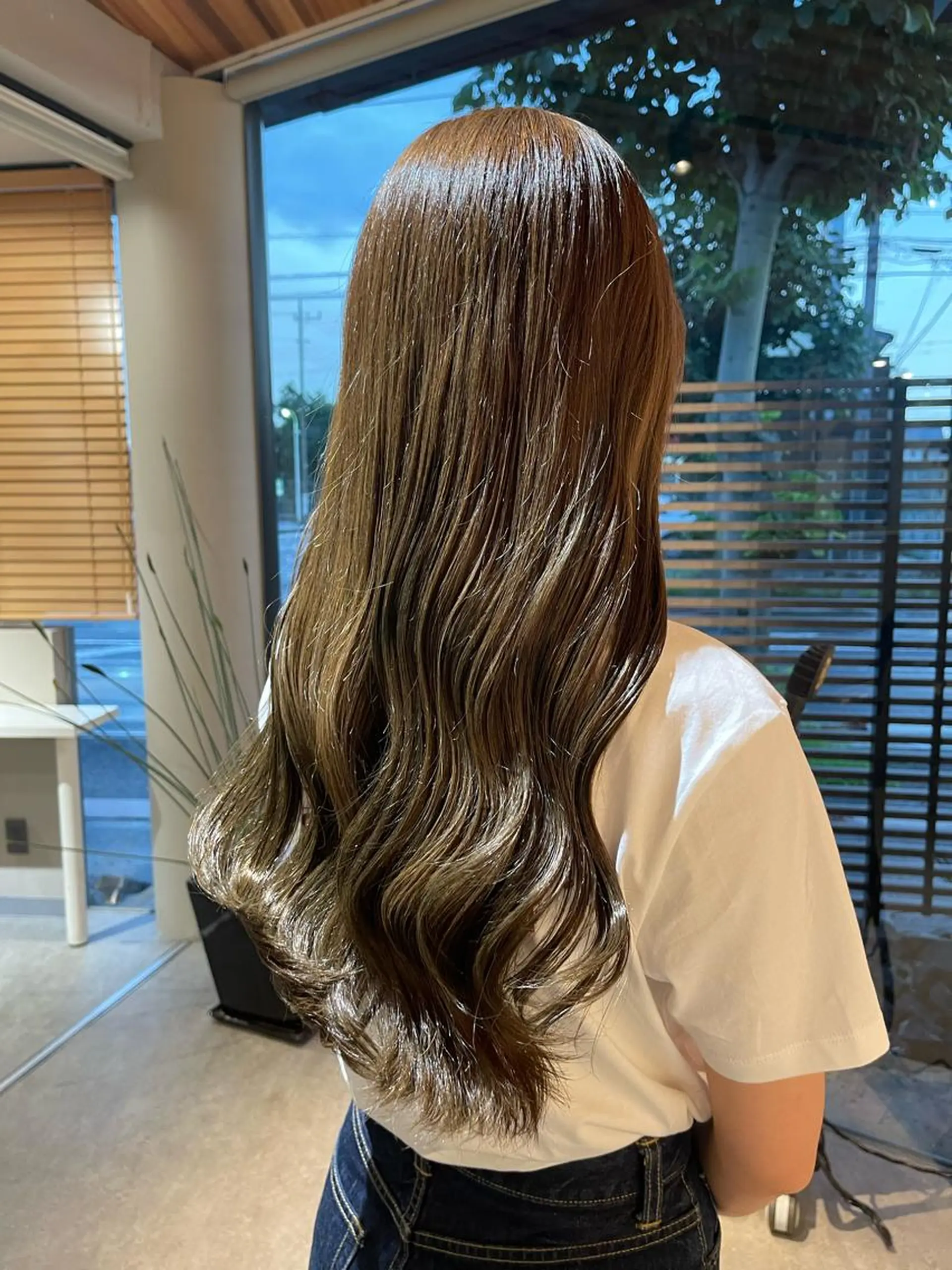 ロング hyphen《ハイフン》所属・市村 香多のヘアスタイル