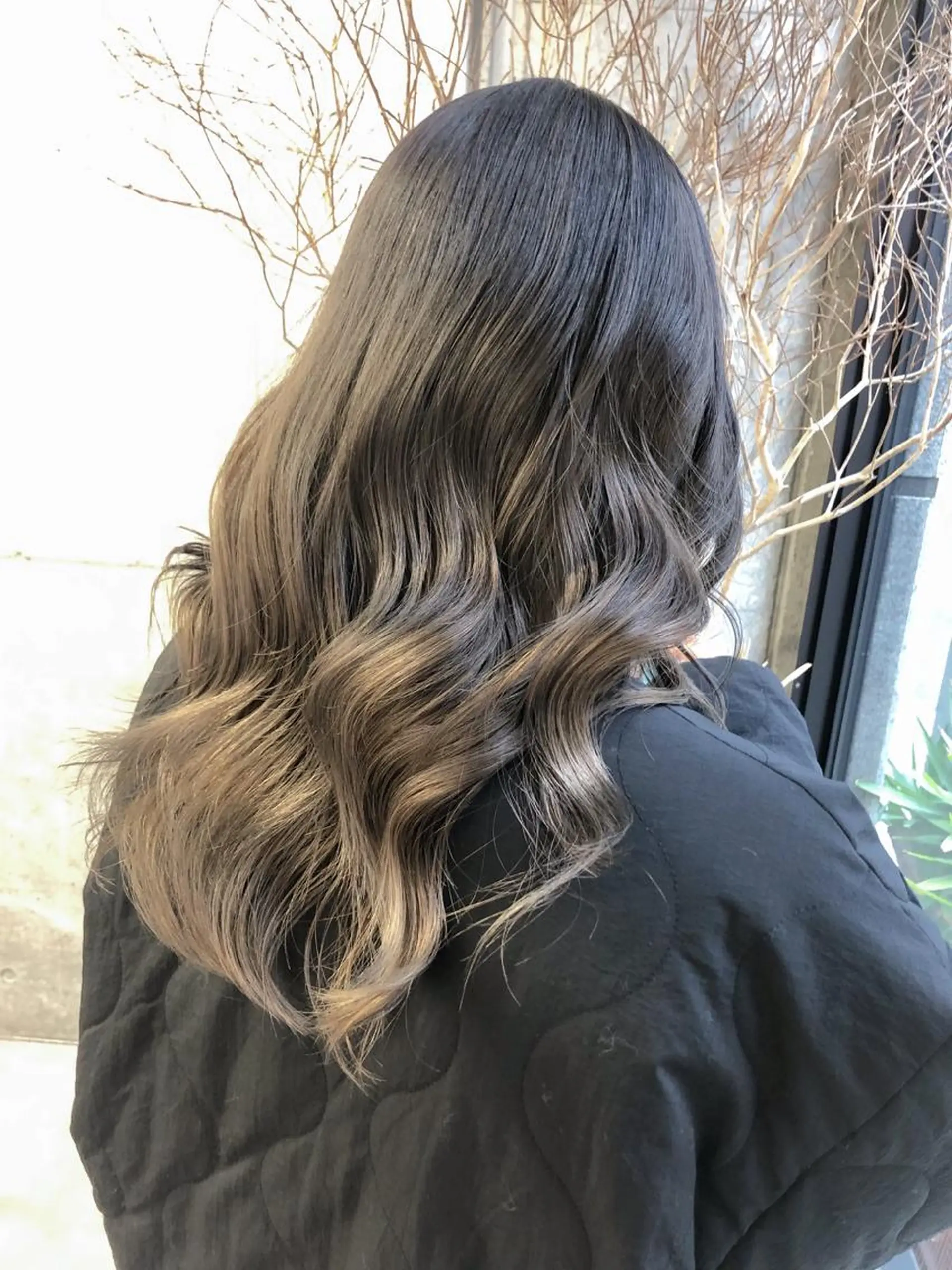 セミロング カラー ヘアアレンジ ブリーチ グラデーションカラー rii-🩰 トレンド韓国ヘアのヘアスタイル