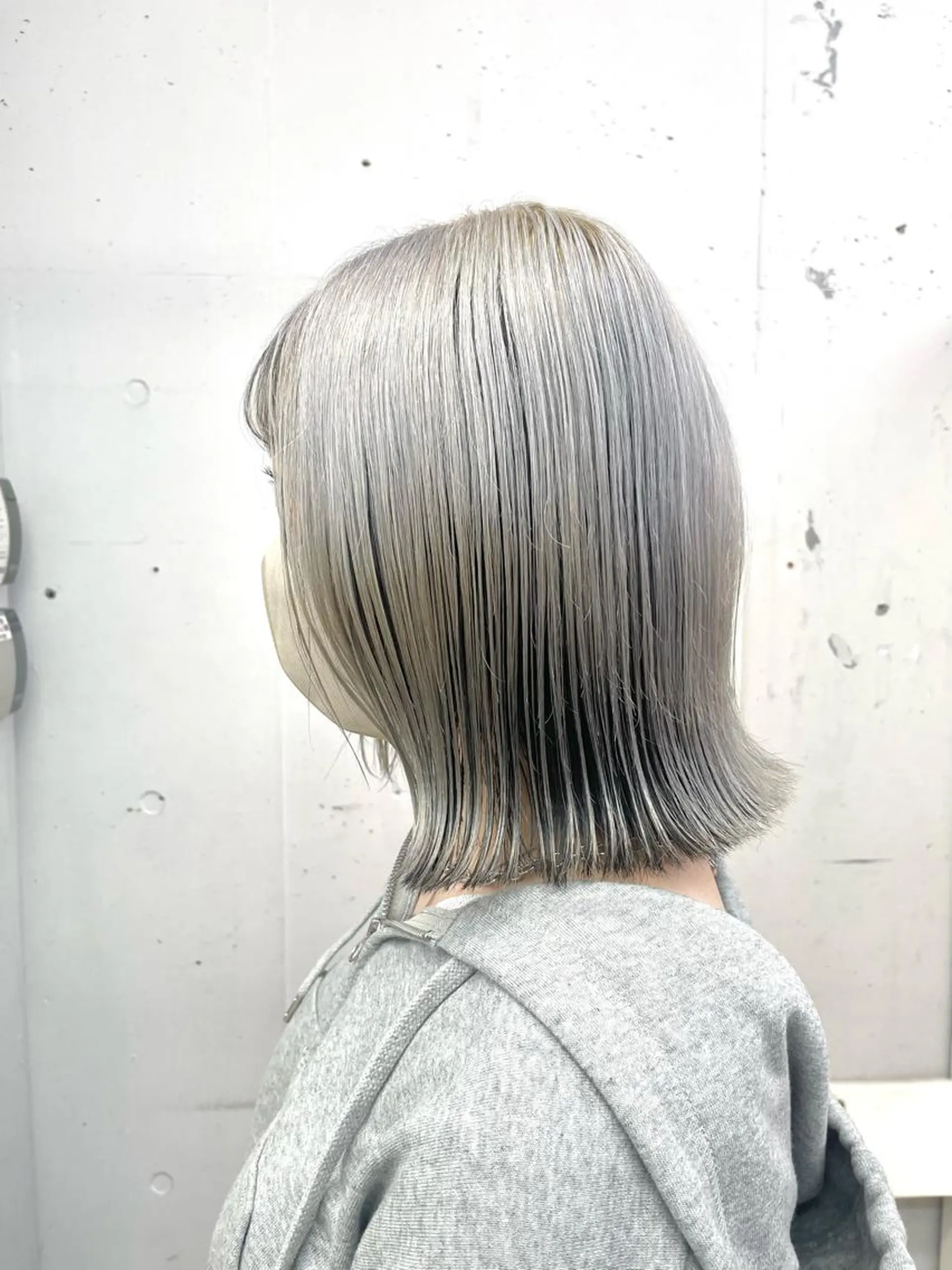 ミディアム カラー ハッシュカットとハイ トーン/HIROKIのヘアスタイル