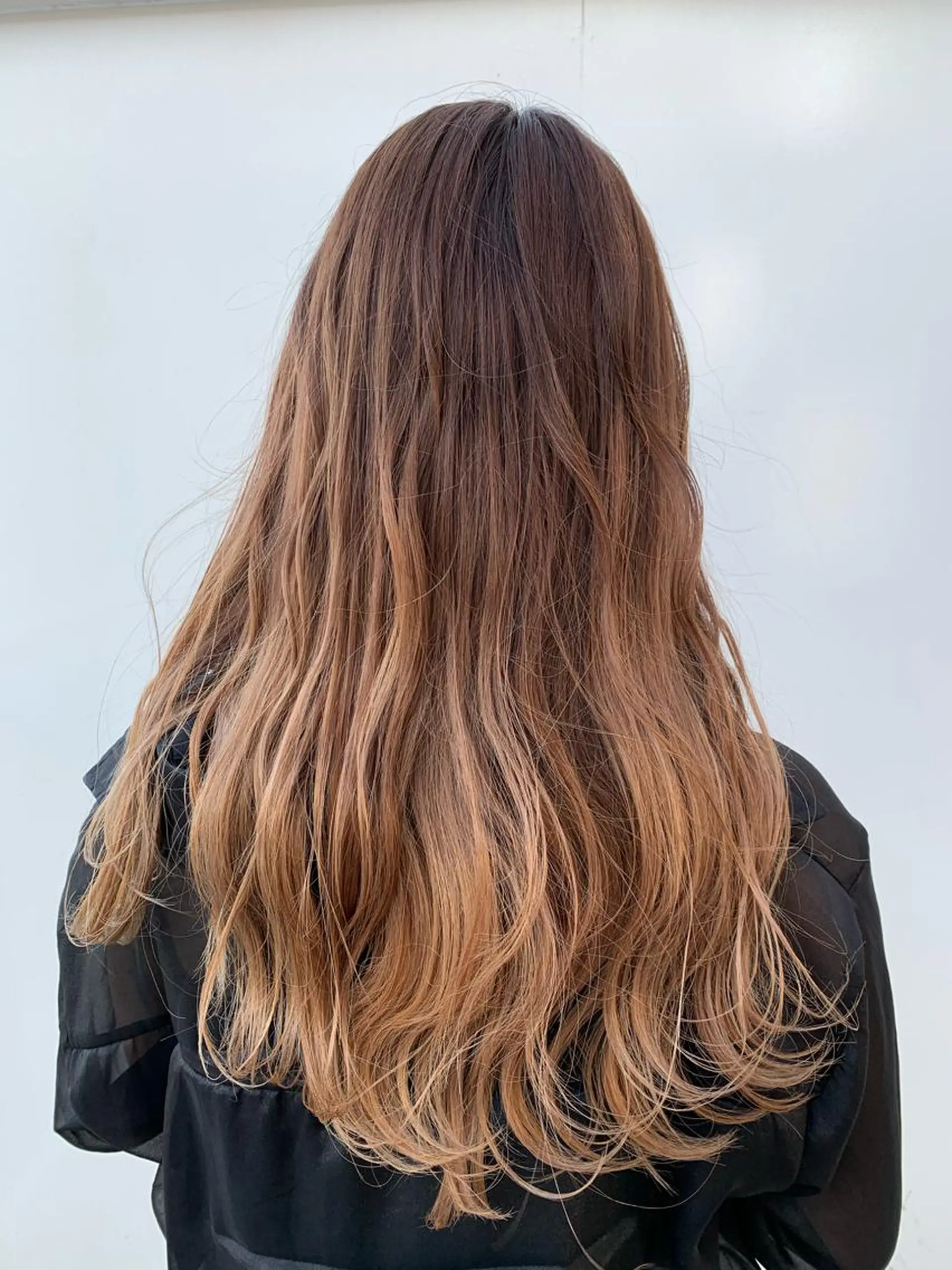 ロング カラー バレイヤージュ グラデーションカラー レイヤーカット 安齋 大樹 /くびれショートのヘアスタイル