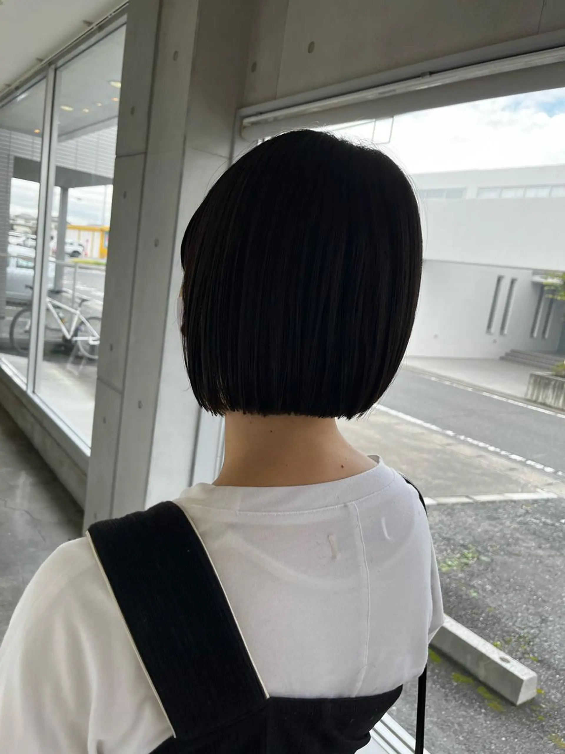 ミディアム カラー ダークグレー ダークグレージュ グレージュ ボブ sharon所属・おせ ちさとのヘアスタイル