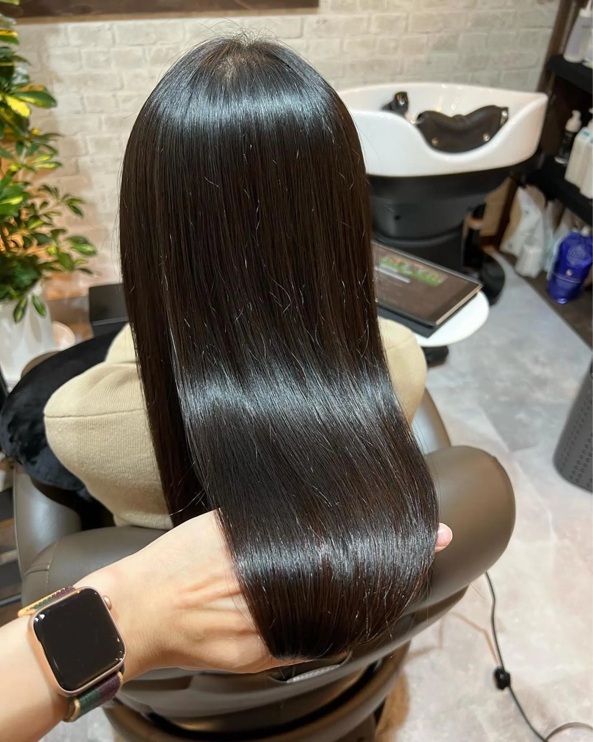 ロング 縮毛矯正 カット 縮毛矯正 トリートメント ツヤ髪専門美容師 桑原　和誠のヘアスタイル