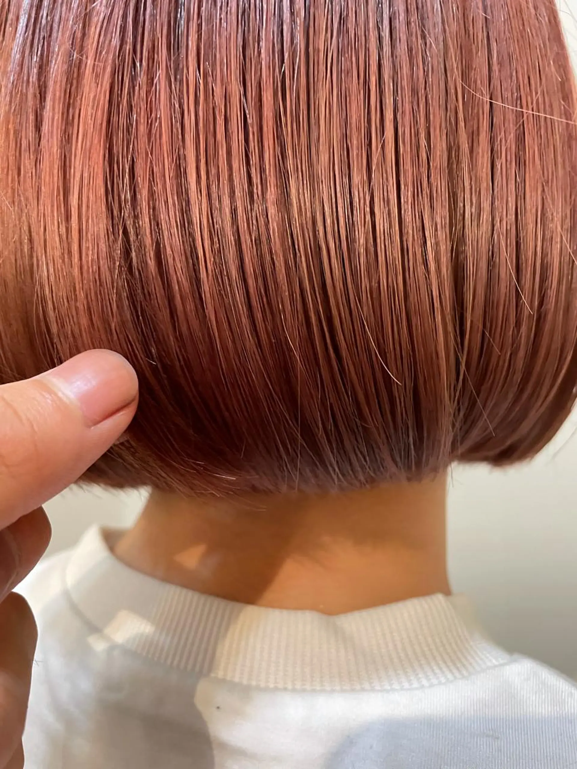 ショート カラー ピンクカラー ニシウエ ヒロキのヘアスタイル
