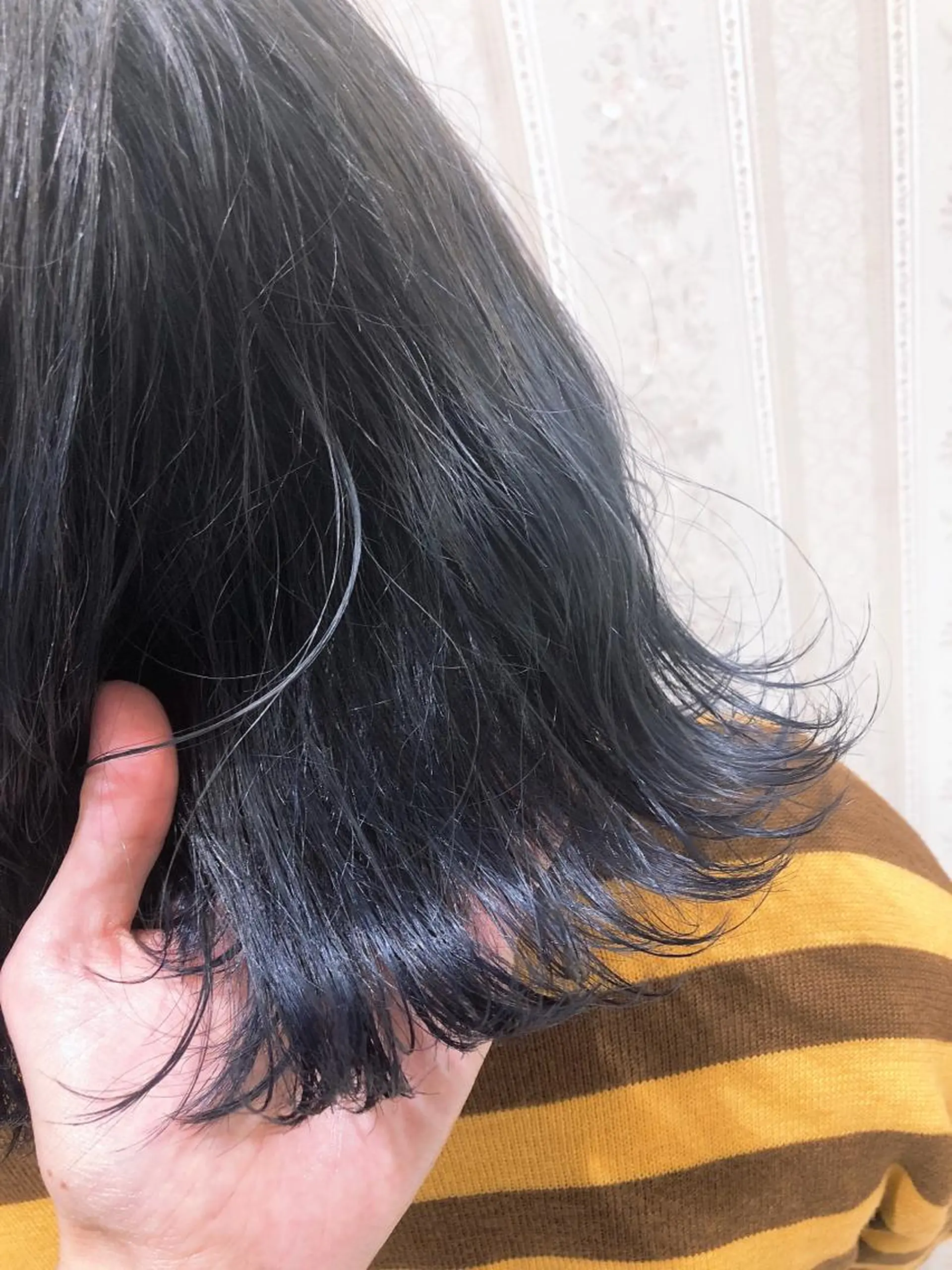 ショート カラー ネイビーカラー ヘアカラー トリートメント 名畑 裕貴のヘアスタイル