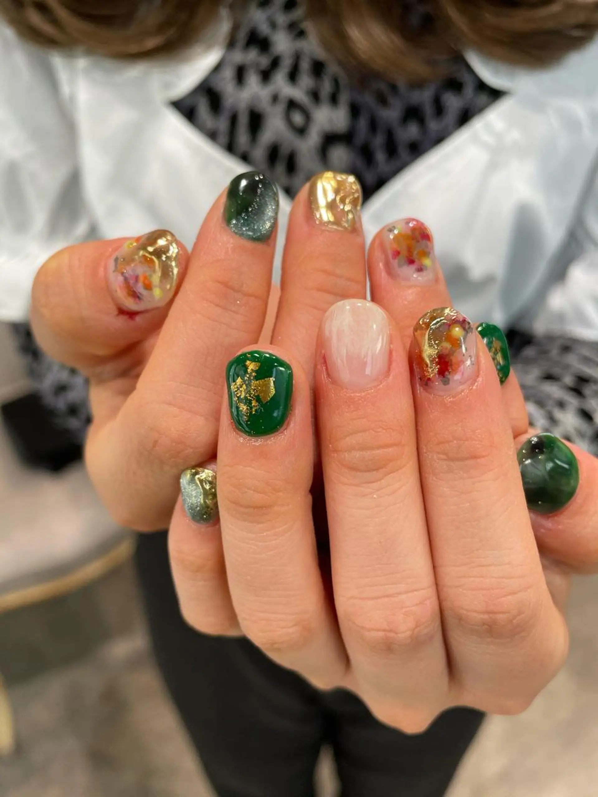 ネイル グリーン ハンドネイル ナチュラル透明感🌱 小山美樹子のヘアスタイル