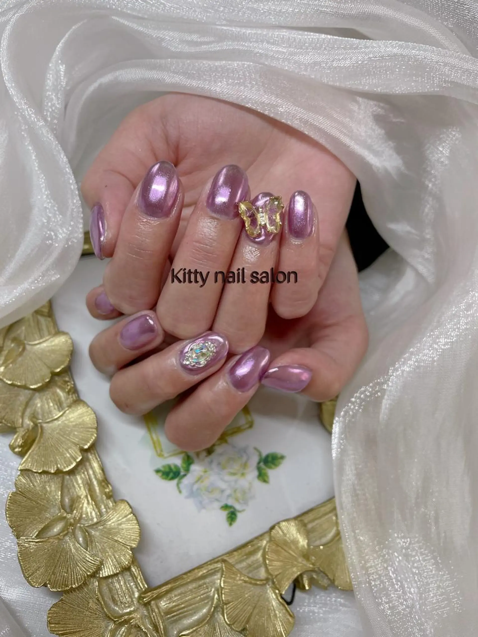 ネイル ストーンネイル kitty nail salonのネイルデザイン