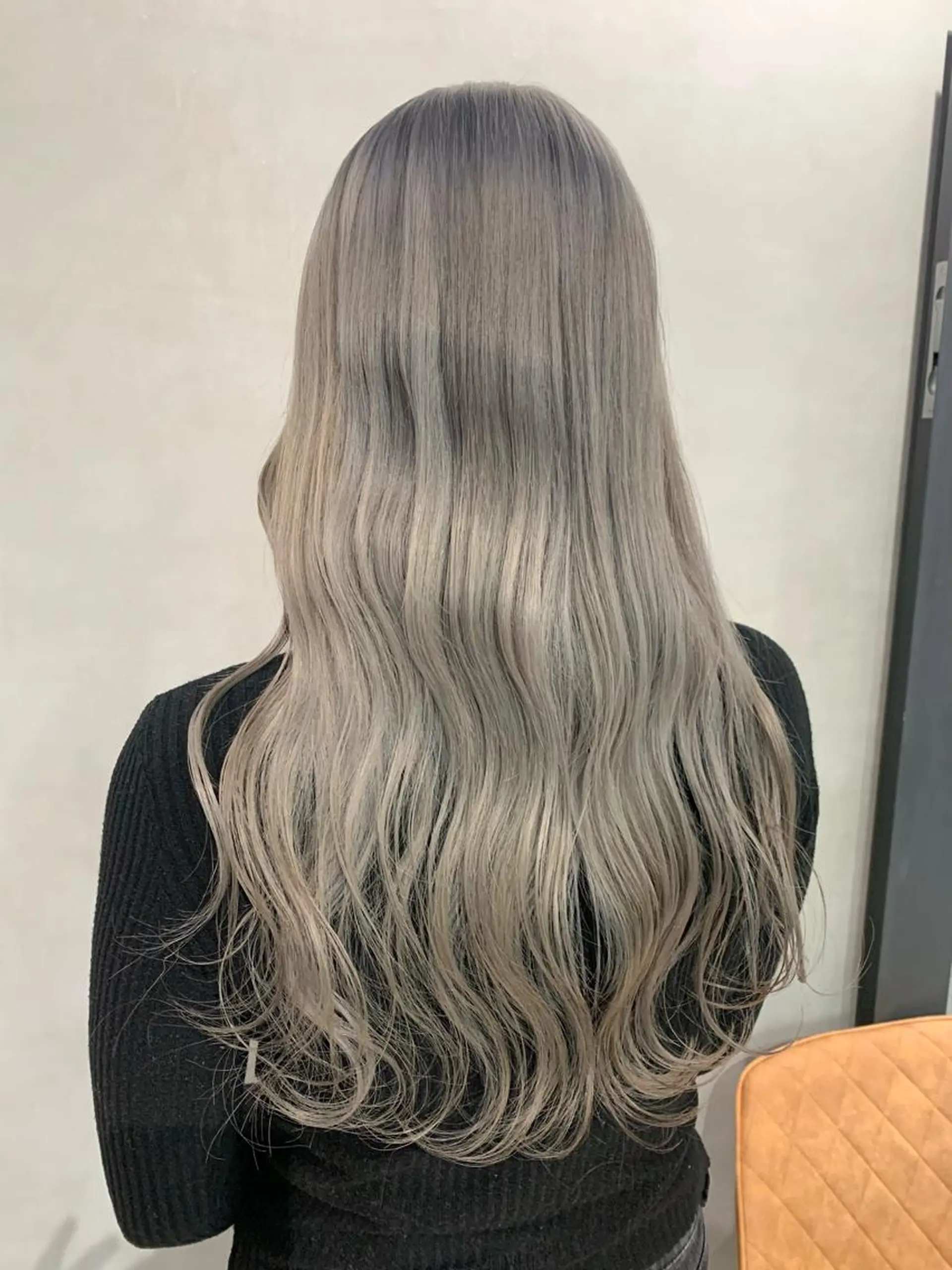 ロング カラー アッシュ ブリーチ シルバー シルバーアッシュ カット ヘアカラー トリートメント 🌹似合わせカラー/ 酸性縮毛🌹野本麗奈のヘアスタイル