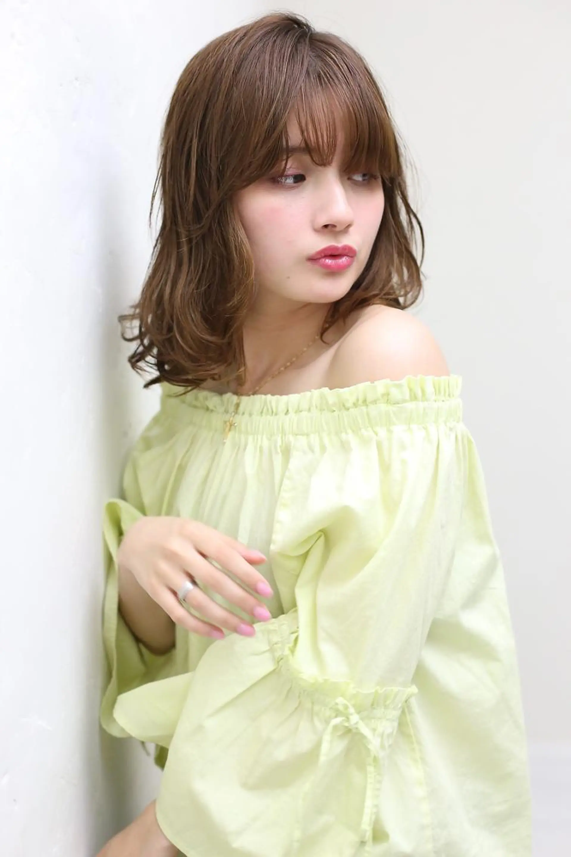 ミディアム 小林 永佳のヘアスタイル