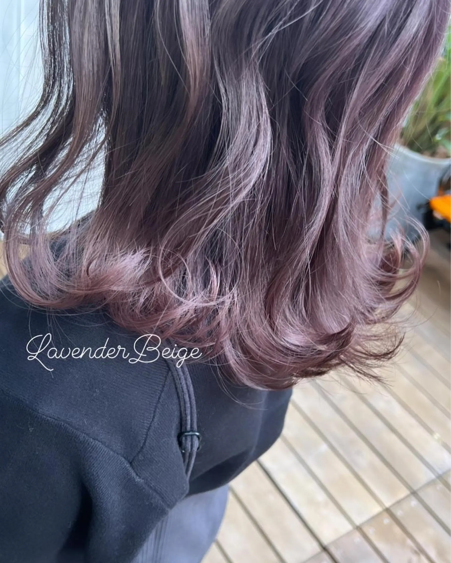 セミロング カラー アッシュ ベージュカラー ブリーチ グレージュ ラベンダーカラー カット ヘアカラー トリートメント ハイライト/インナー /ブリーチ/レイヤーのヘアスタイル