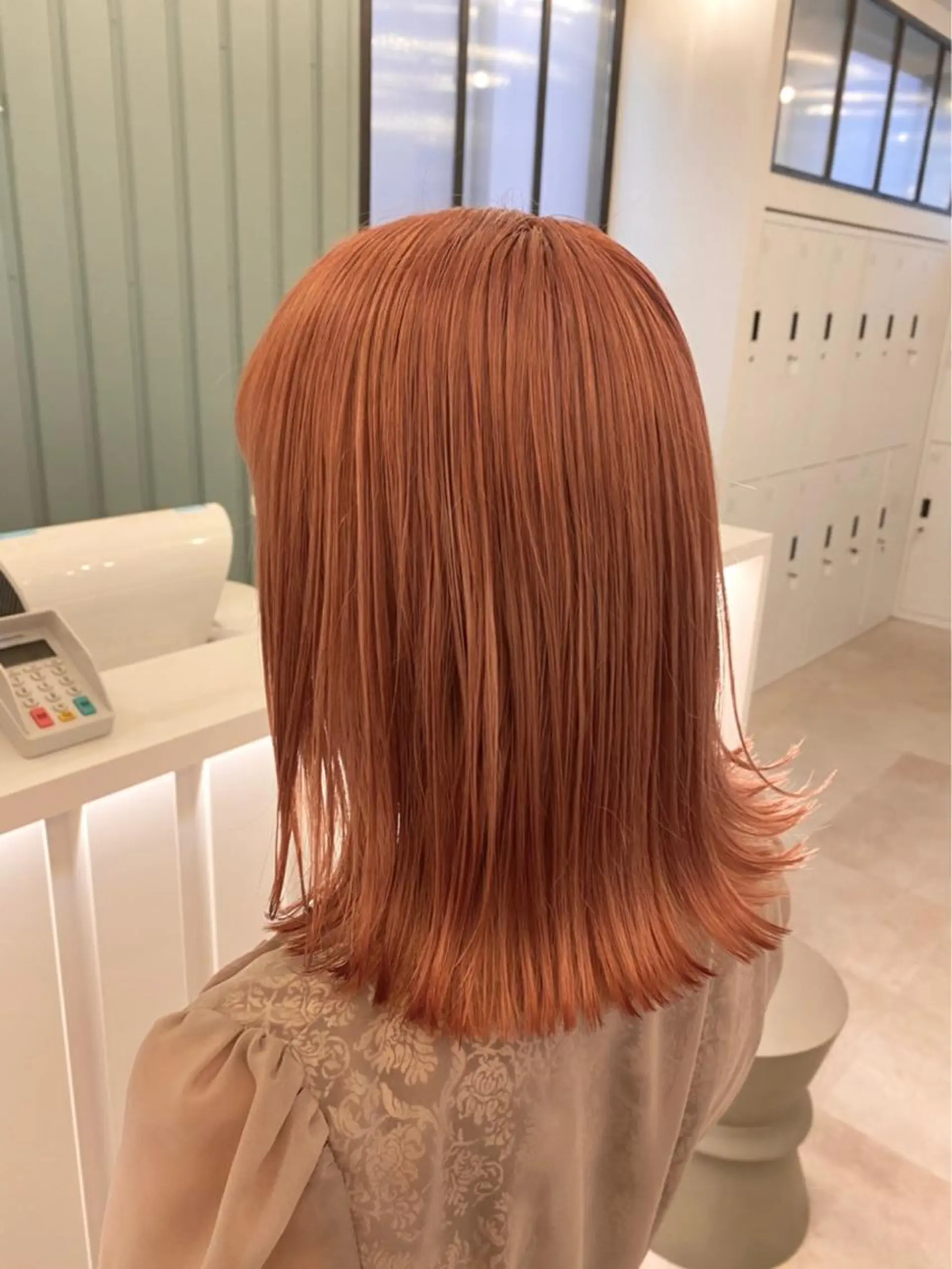 セミロング カラー Emerge 新宿東口店所属・堀山 佳奈のヘアスタイル