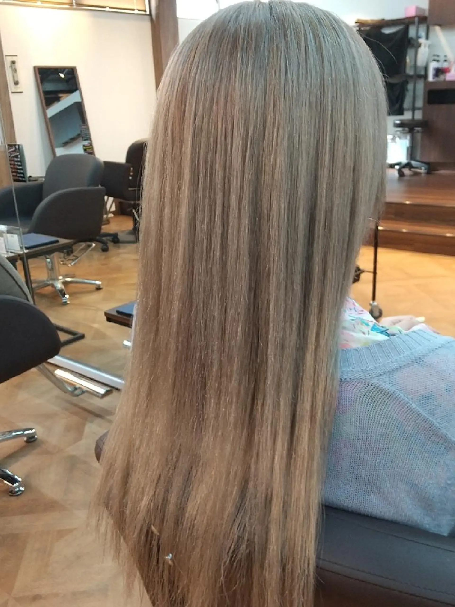ロング カラー ベージュカラー ミルクティーベージュ 久村 奈菜のヘアスタイル