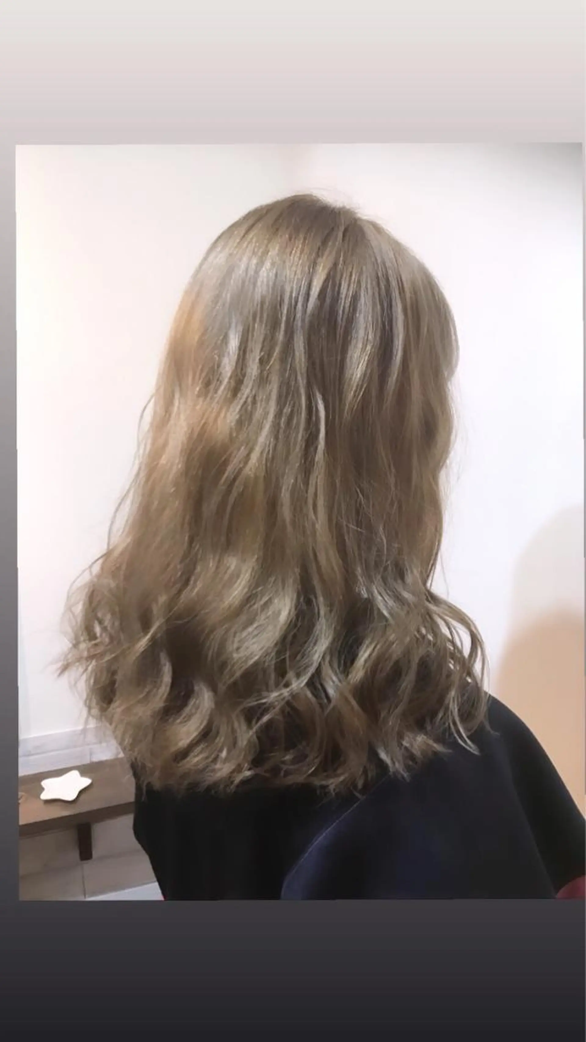 ロング カラー ヘアアレンジ アッシュ バレイヤージュ ベージュカラー ミルクティーアッシュ レイヤーカット まつげと美容室/ 個室/瀬戸 一菜のヘアスタイル