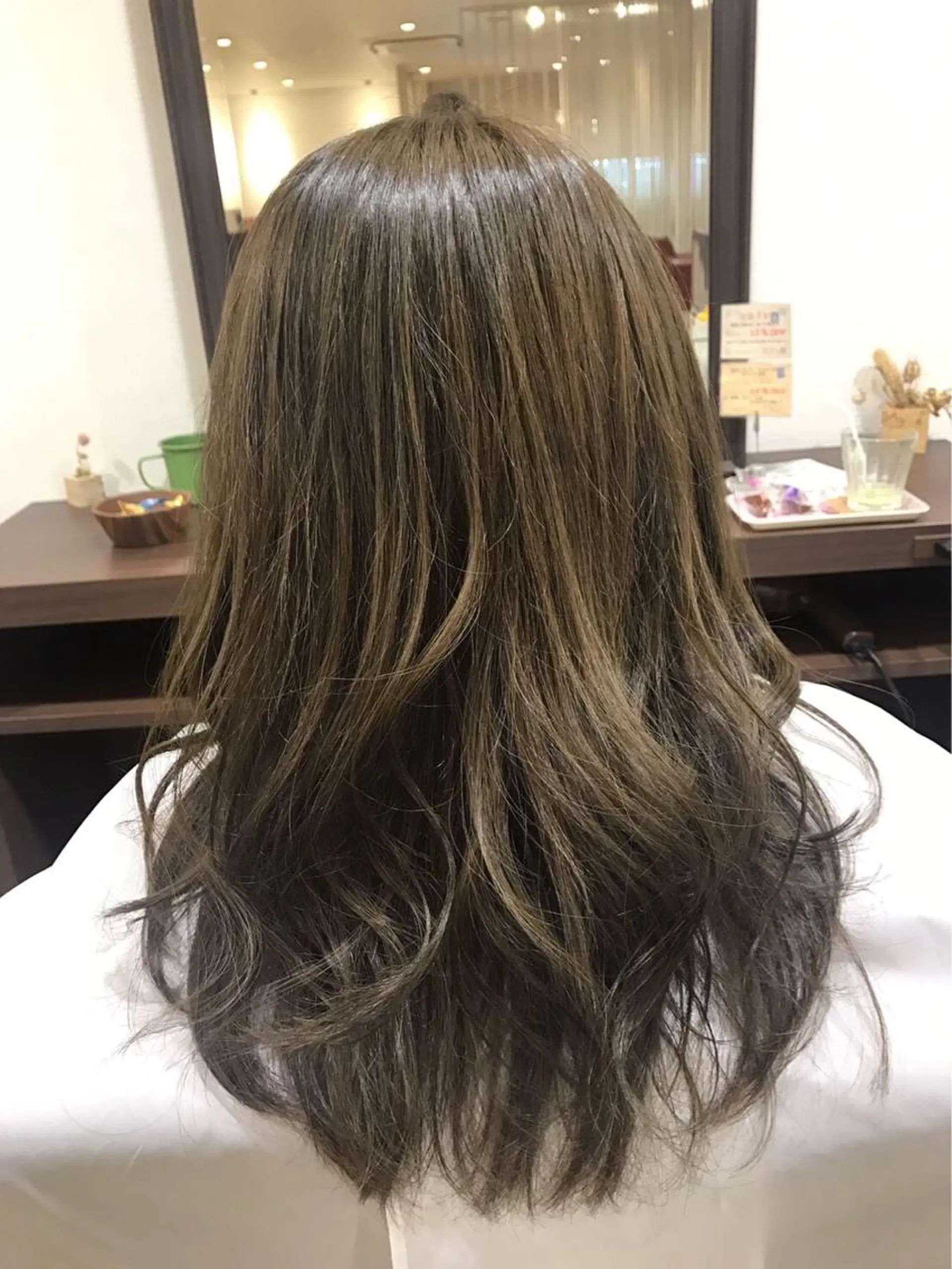 ロング カラー ヘアアレンジ アッシュ Ma hoのヘアスタイル
