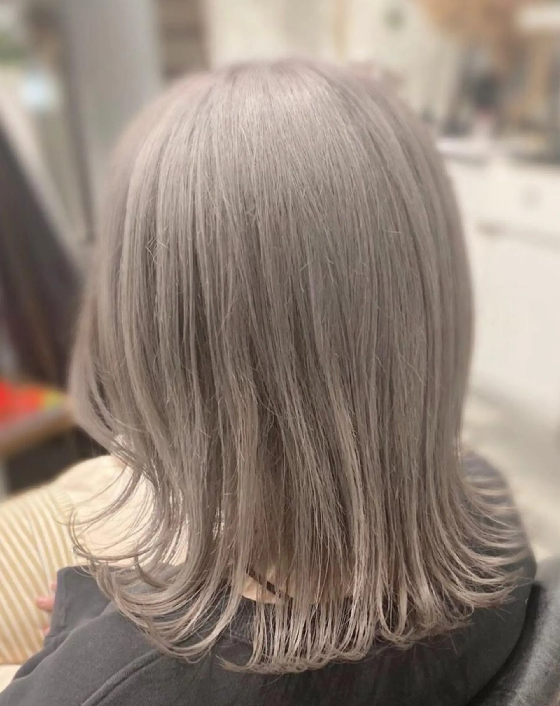 セミロング カラー ベージュカラー グレージュ ミルクティーベージュ レイヤーカット 💎場所分かりづらい サユリ美容室💎のヘアスタイル