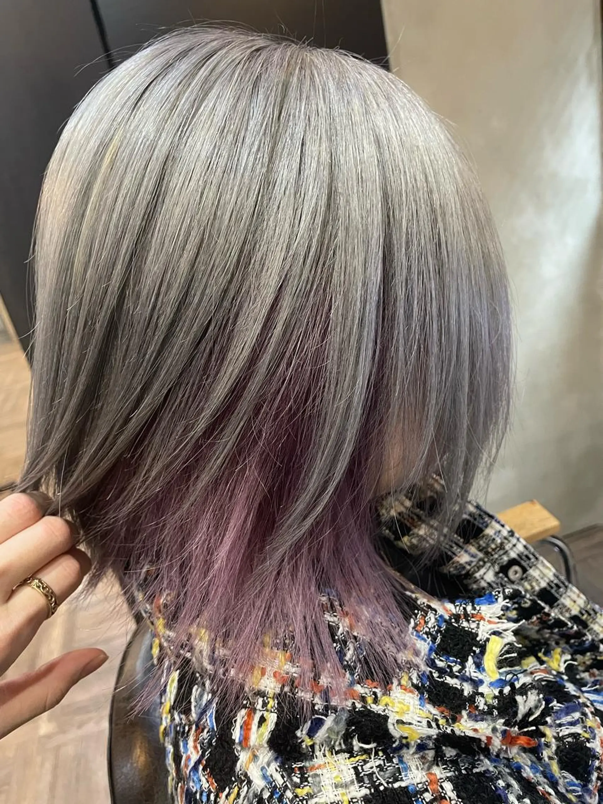 ミディアム カラー ブリーチ ピンクカラー La fith 店長 城谷颯人のヘアスタイル