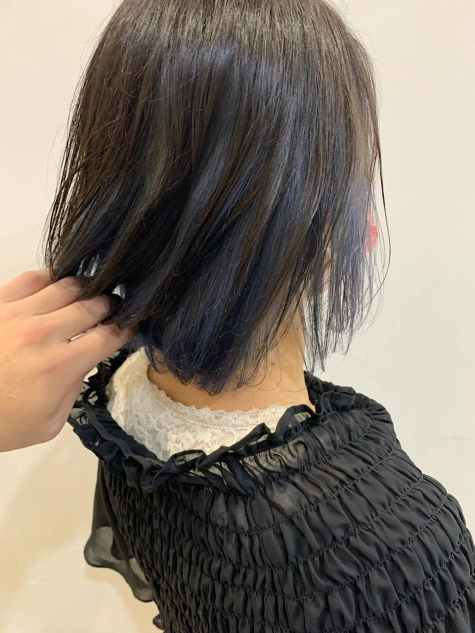 ショート ヘアカラー 荒牧 咲良のヘアスタイル