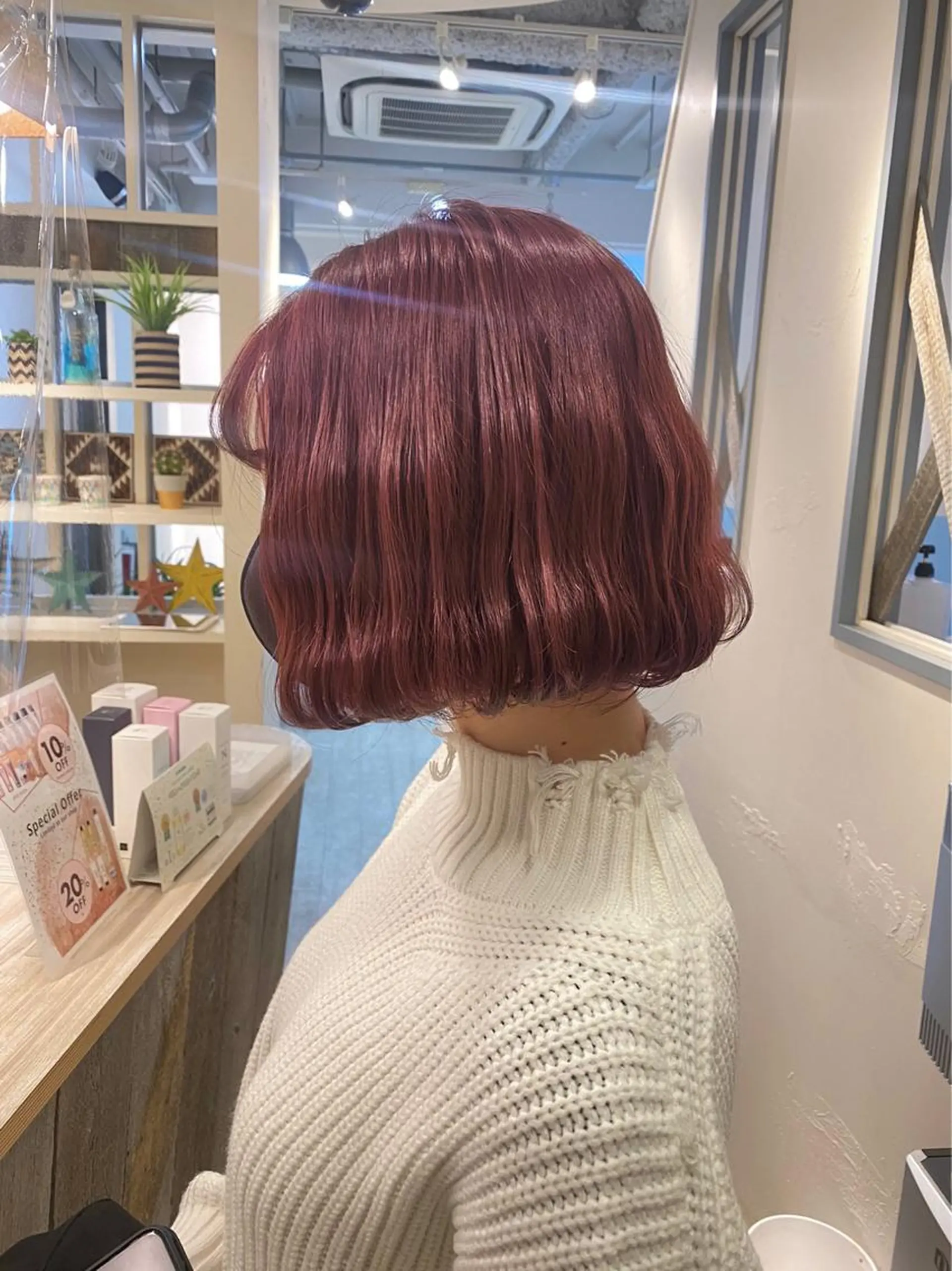 ショート カラー ANNA /艶髪/ハイトーンのヘアスタイル