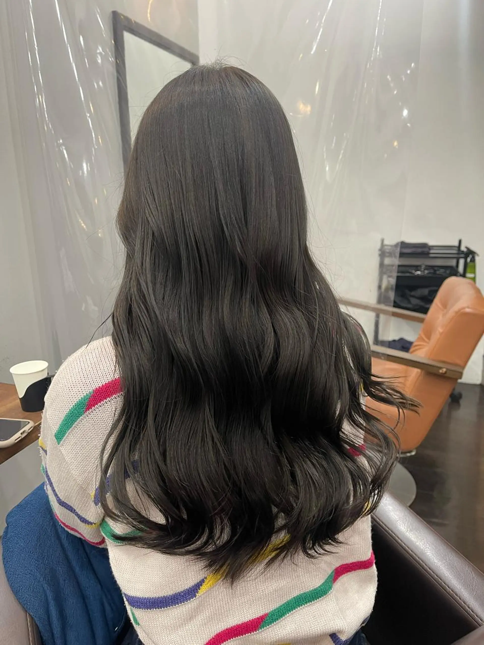 ロング カラー グレージュ オリーブグレージュ オリーブグレー 難波 茜のヘアスタイル